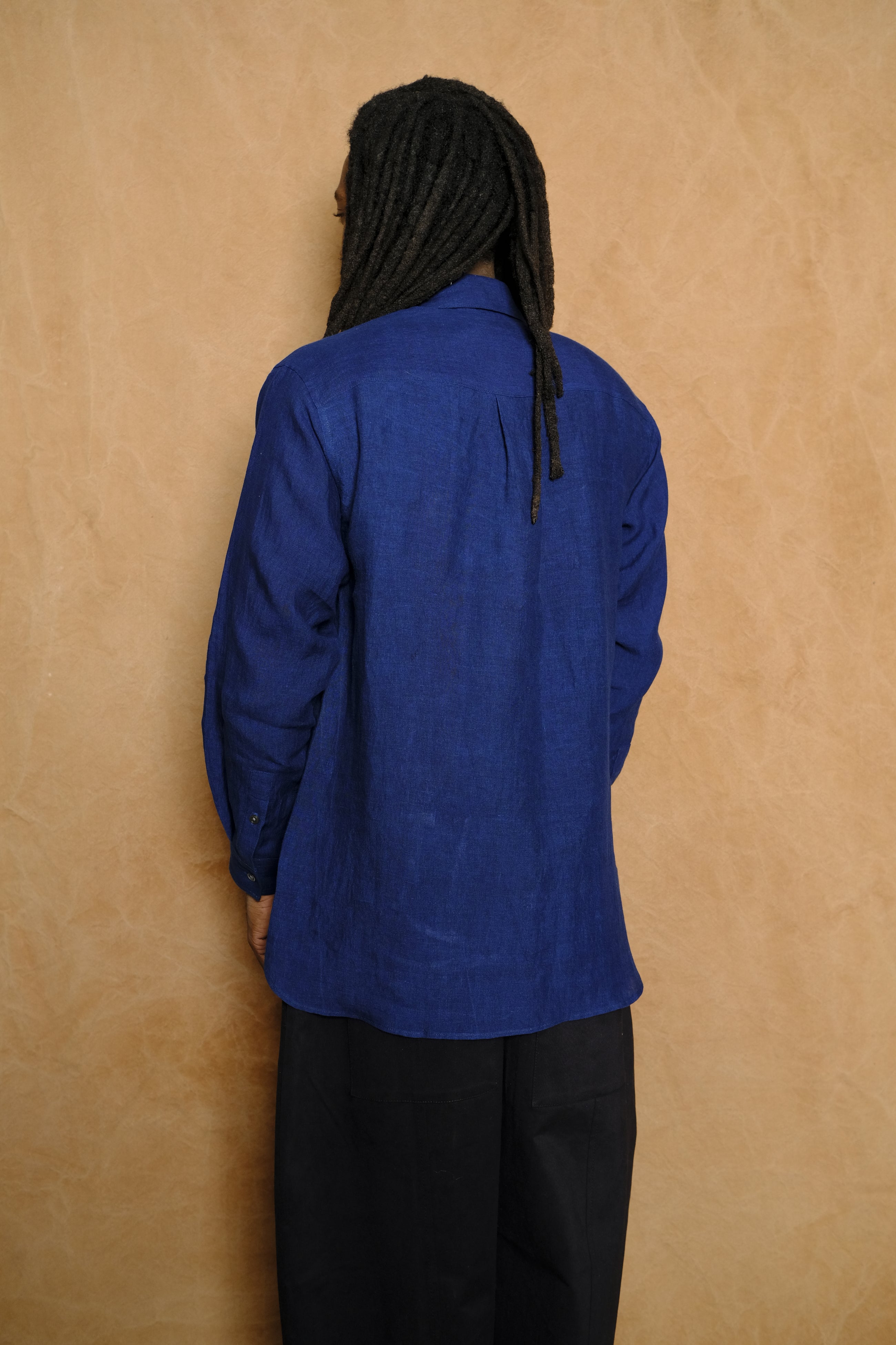 classic pocket shirt b in indigo linen