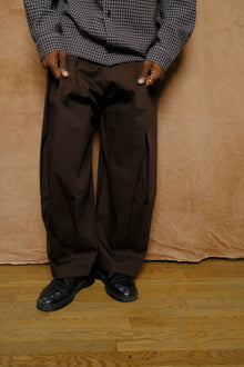 box pleat trouser in brown cotton drill