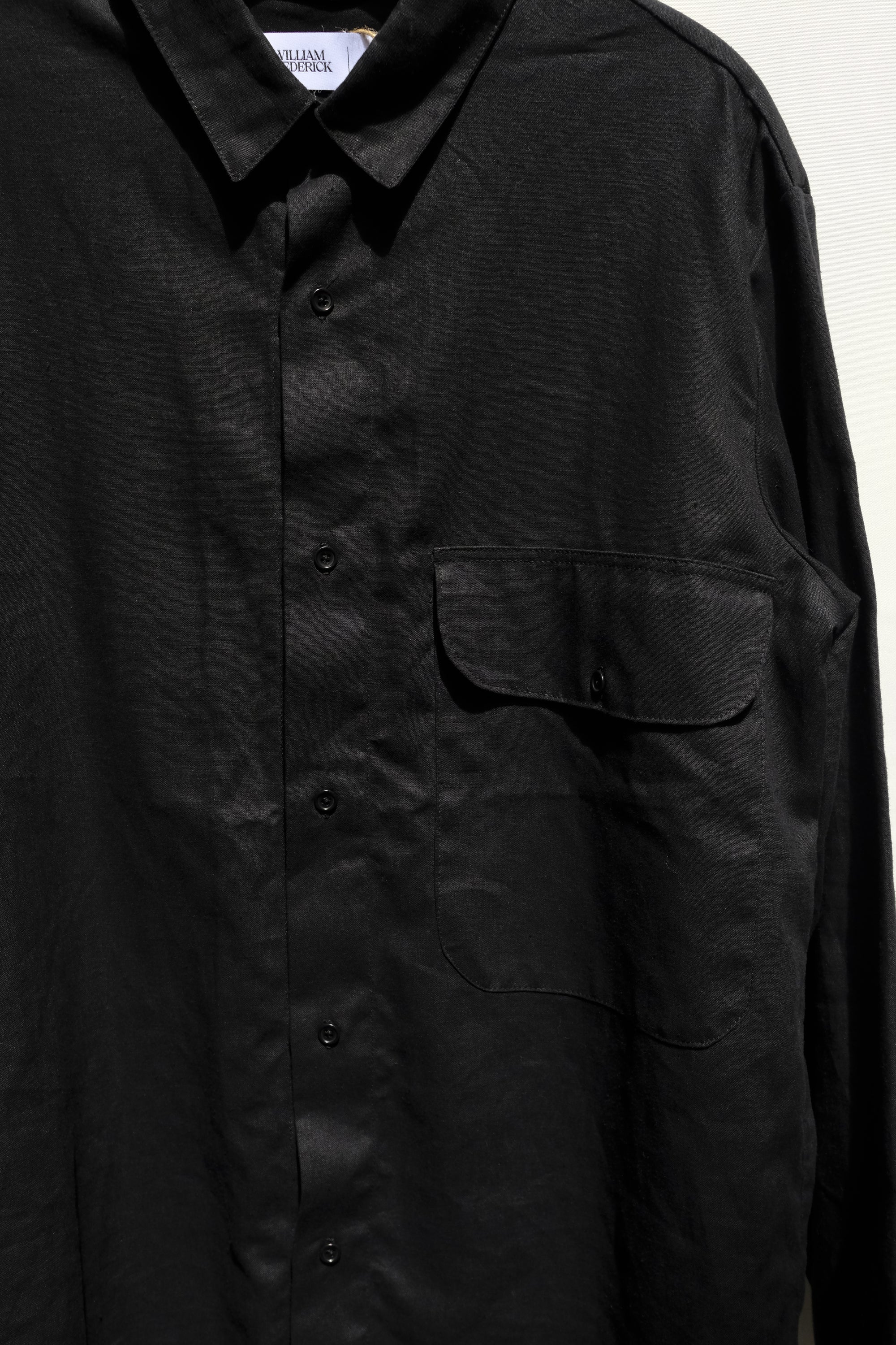 office shirt 1.1 in black hemp muslin