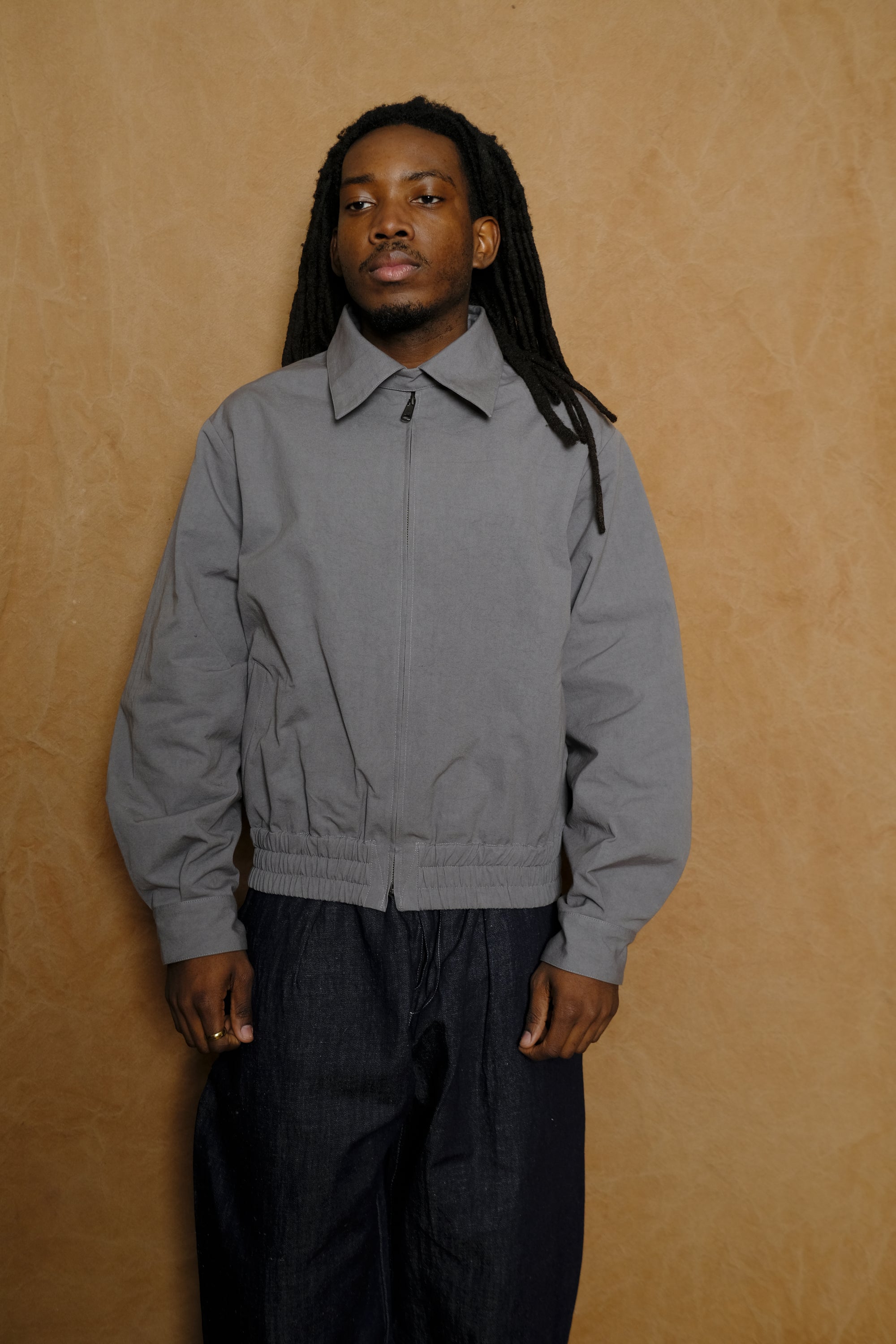 zip up short blouson in gray