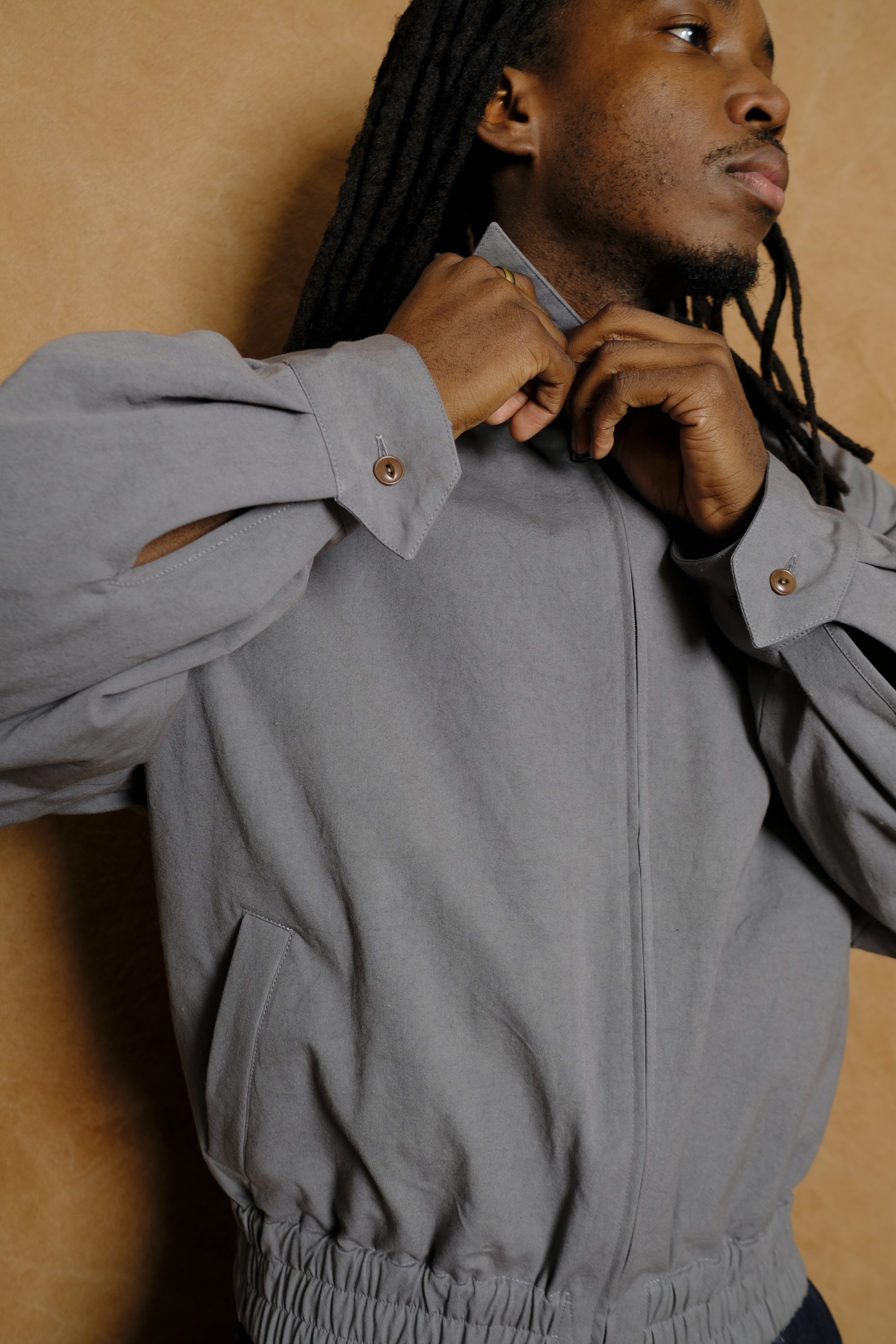 zip up short blouson in gray