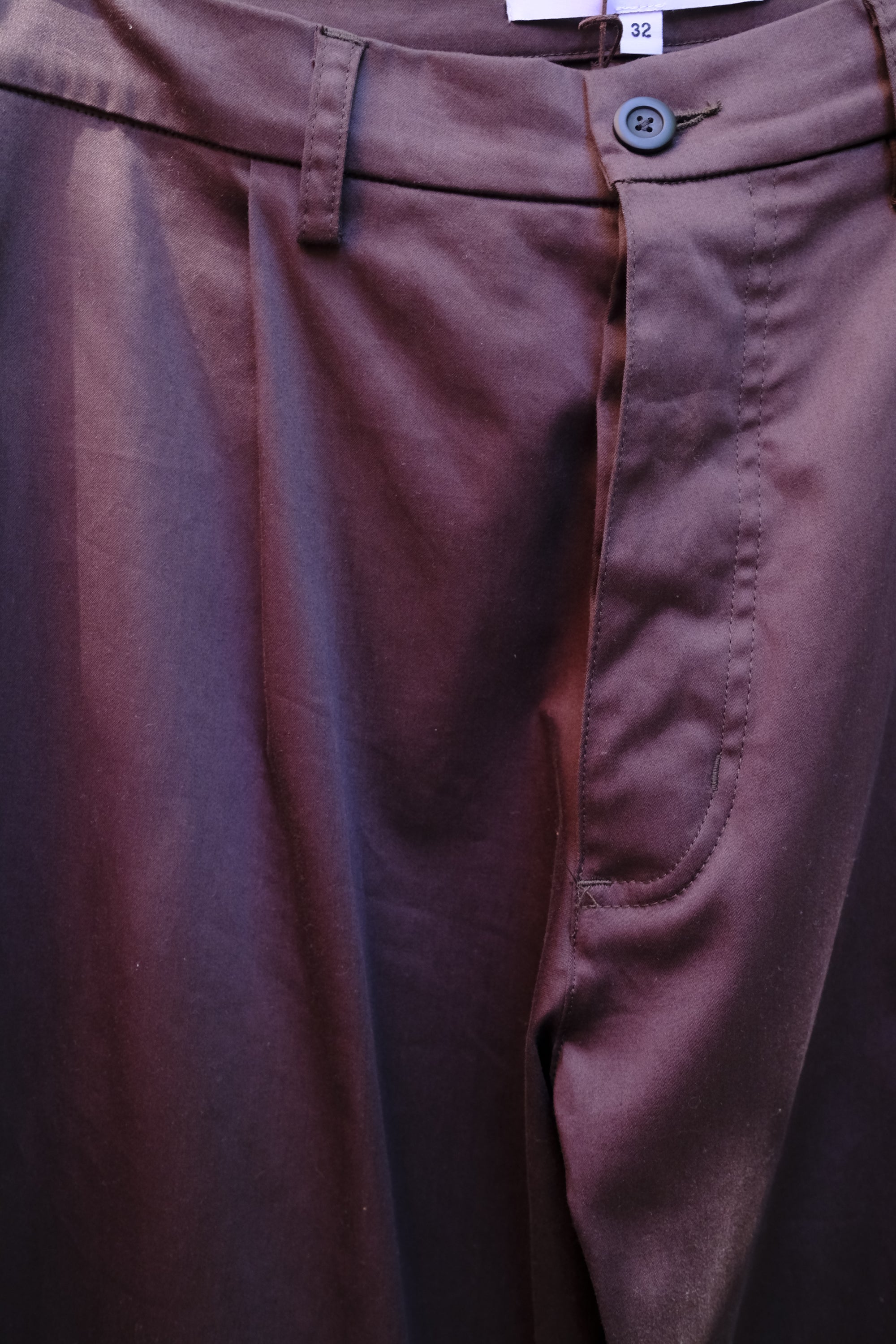 the curve trouser in cotton sateen