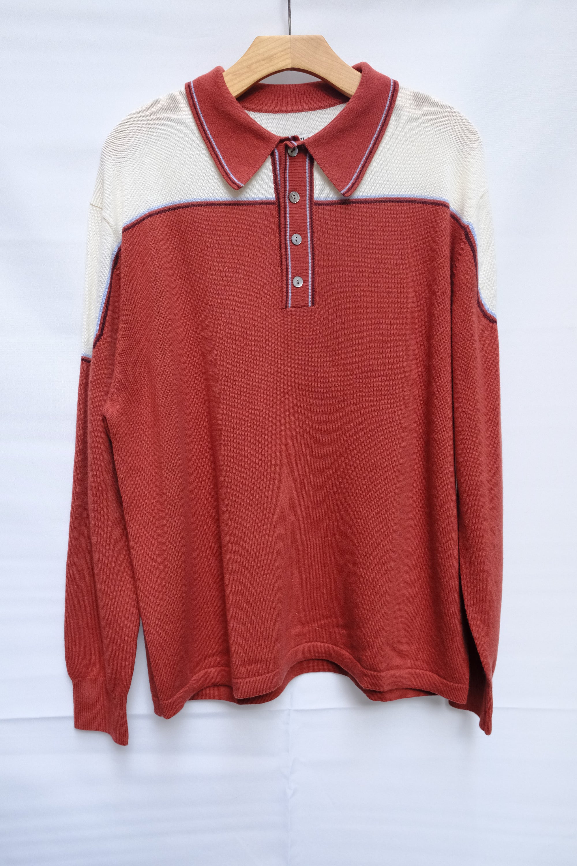 kowalski knit polo in burgundy/cream