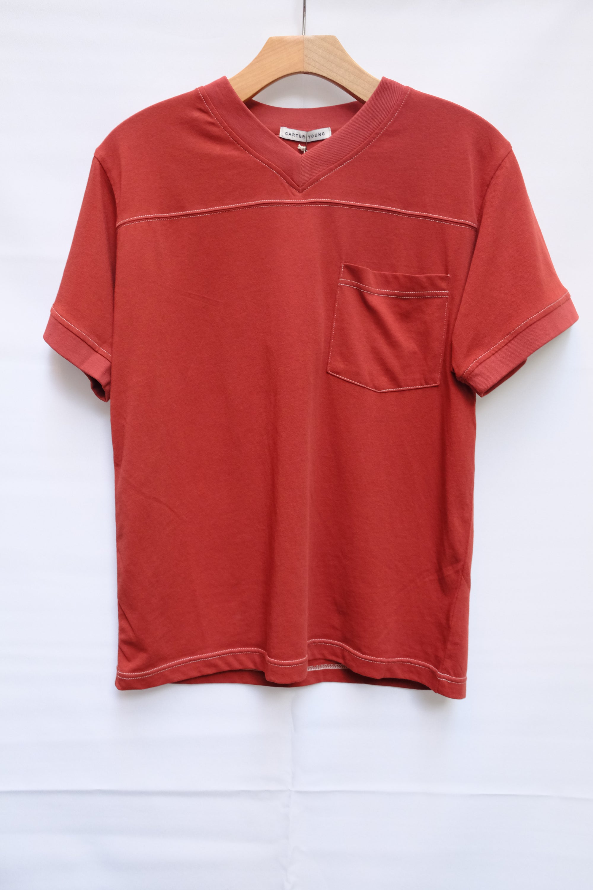 scrimmage tee in crimson/cream