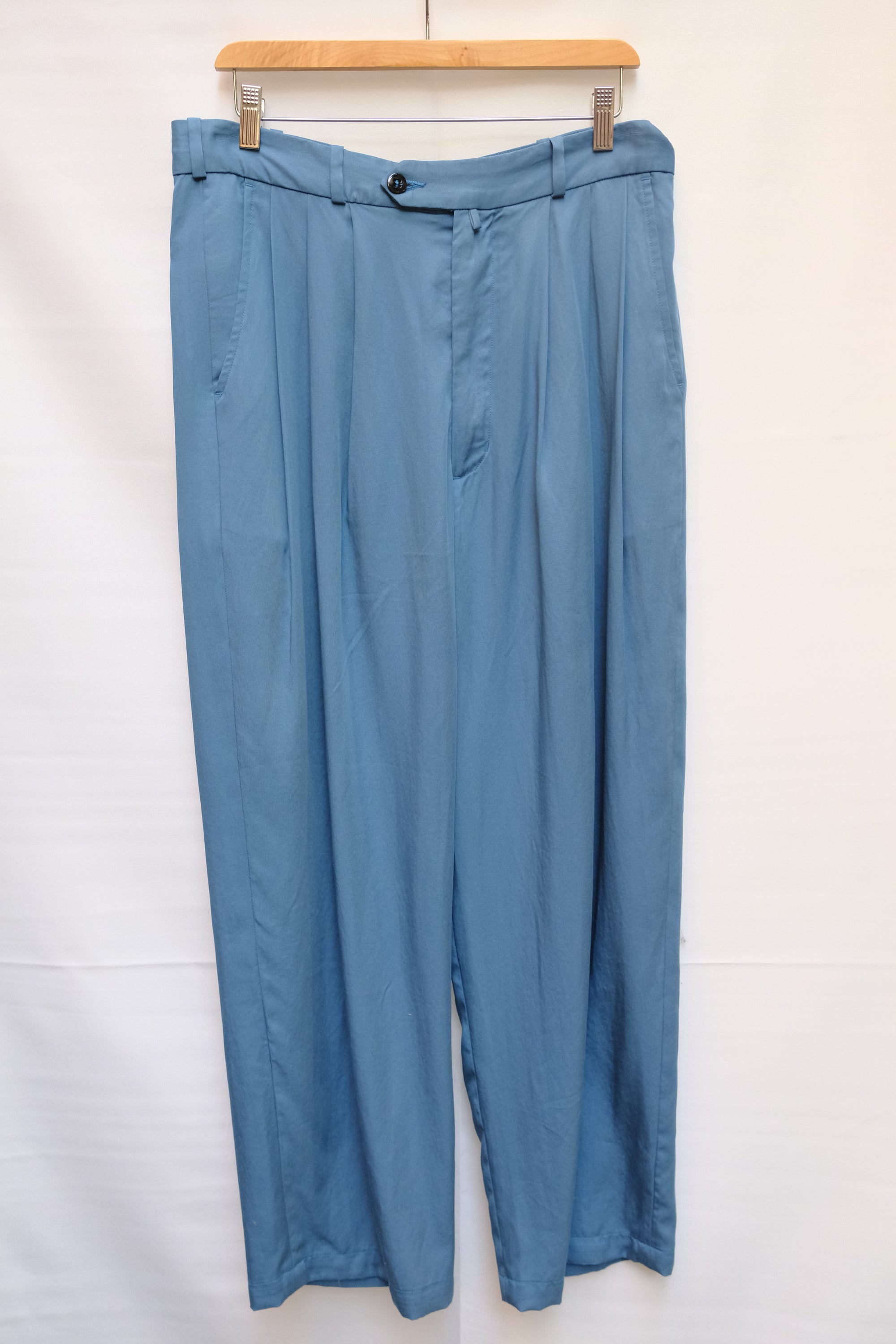 triple tuck wide pant in tencel cyan