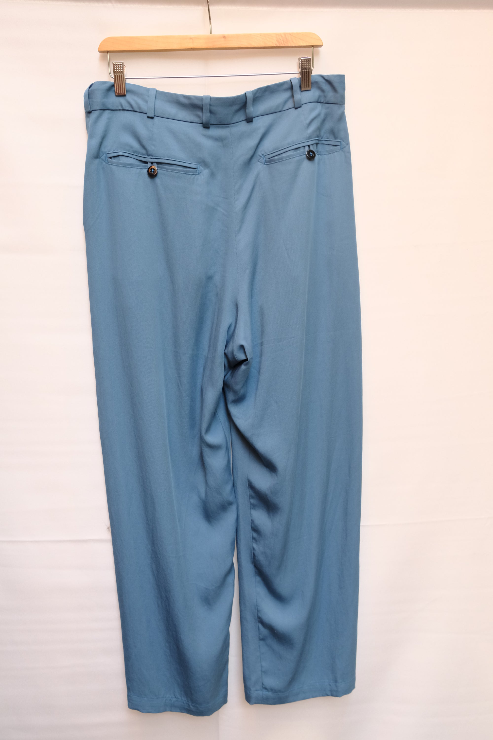 triple tuck wide pant in tencel cyan