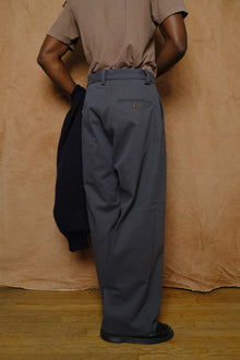 loose fit trousers in dark gray