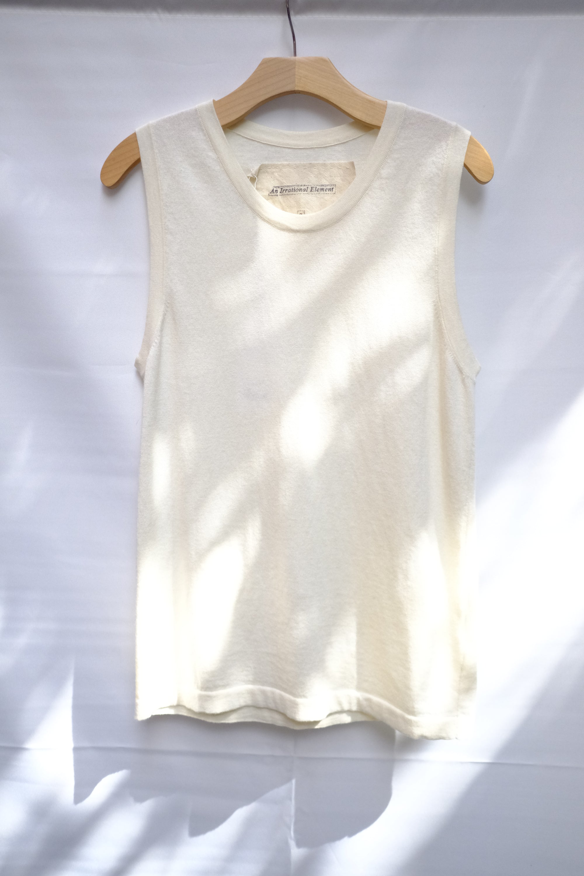 simple top in ivory