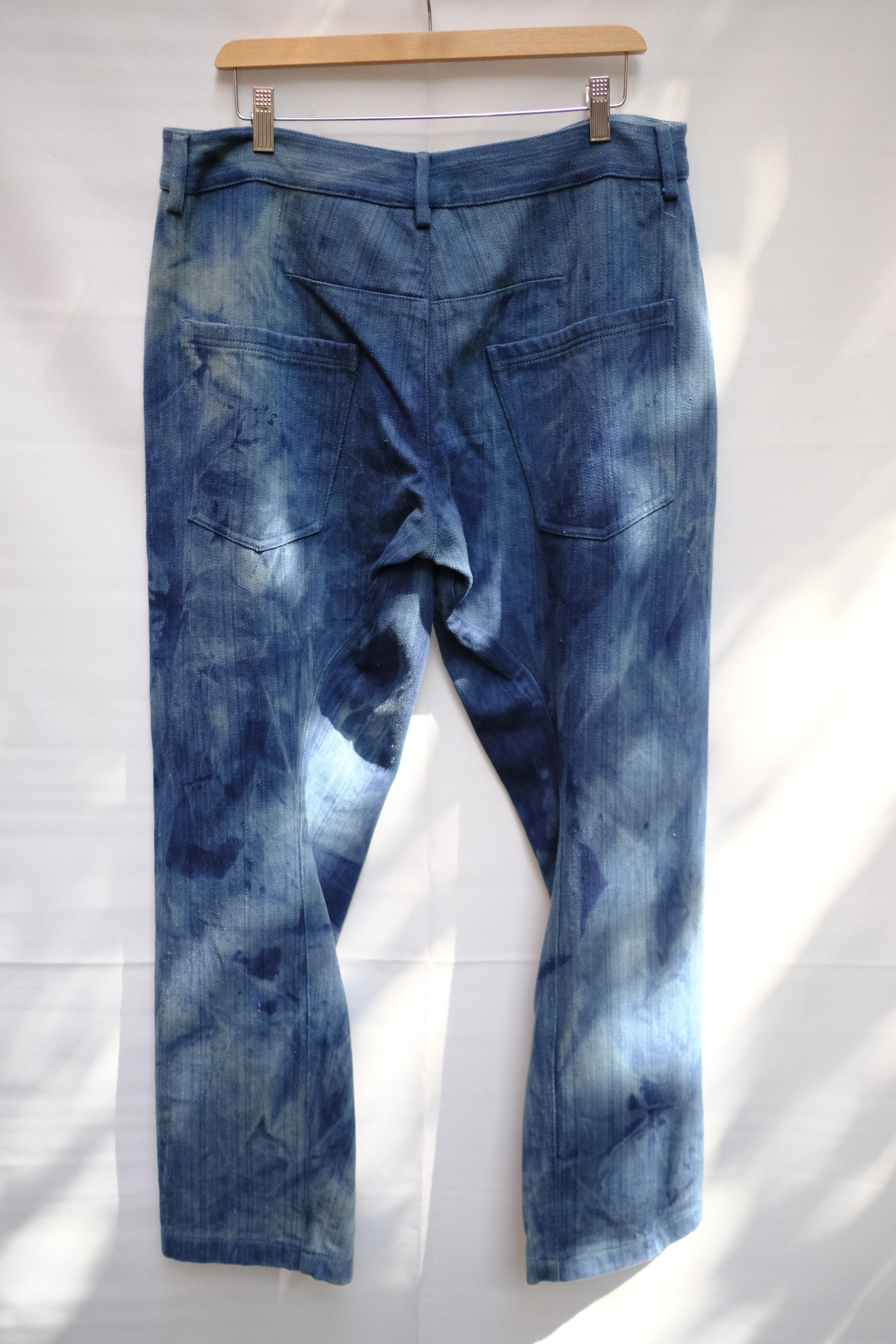 indigo-washed deoxidized engineered selvedge denim trousers