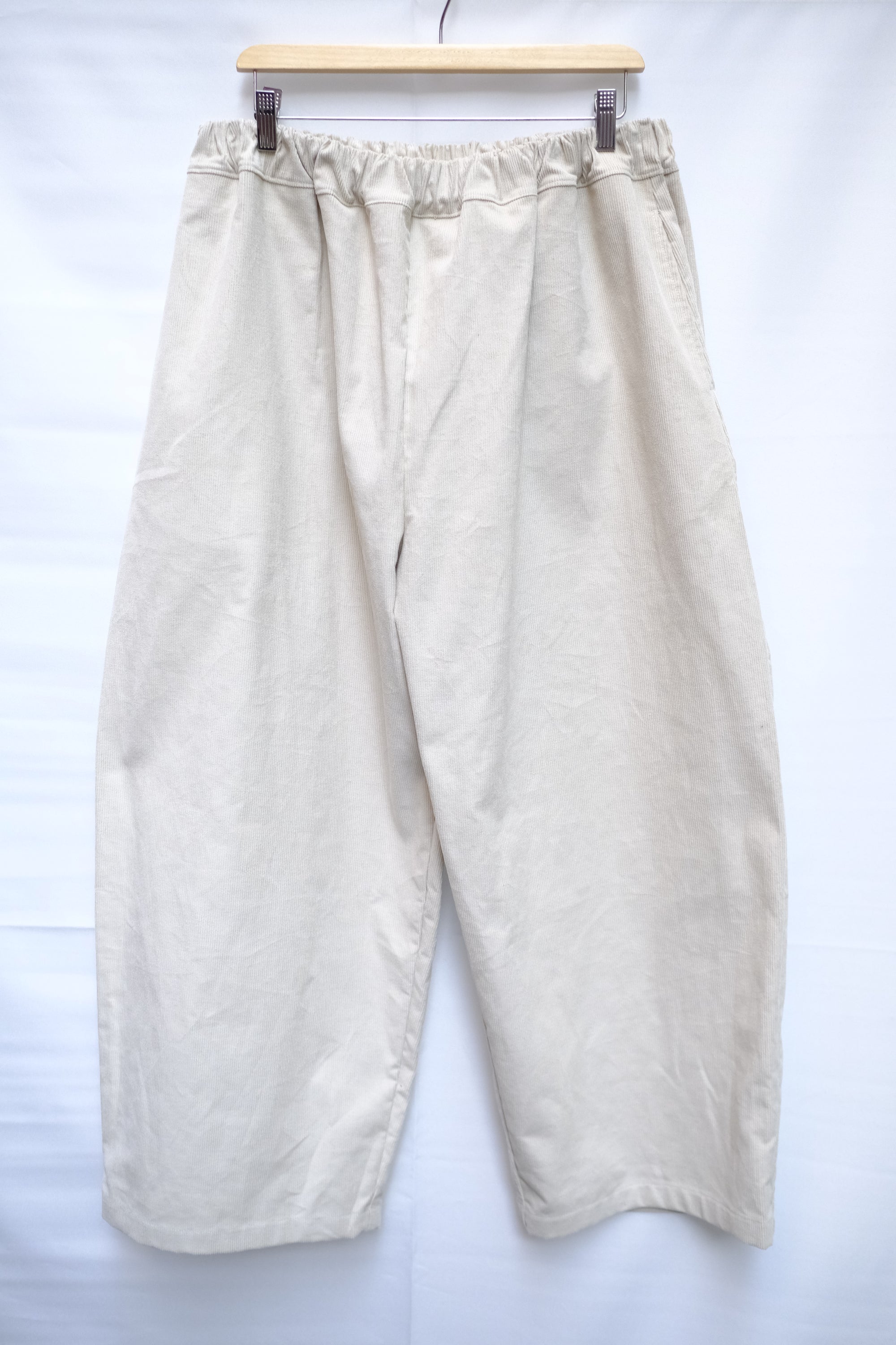 studio pant in stone corduroy