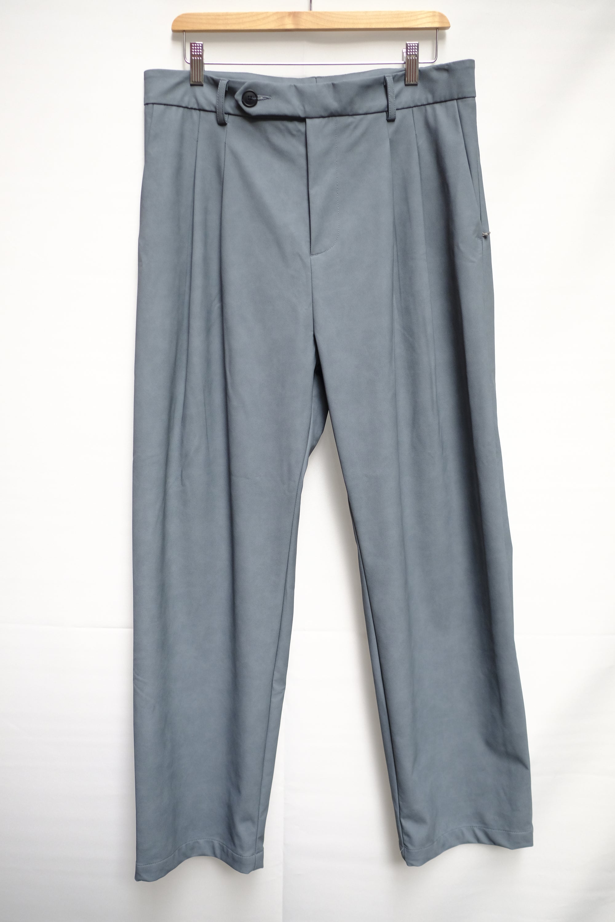 sartorial pleated trouser in vegan nubuck