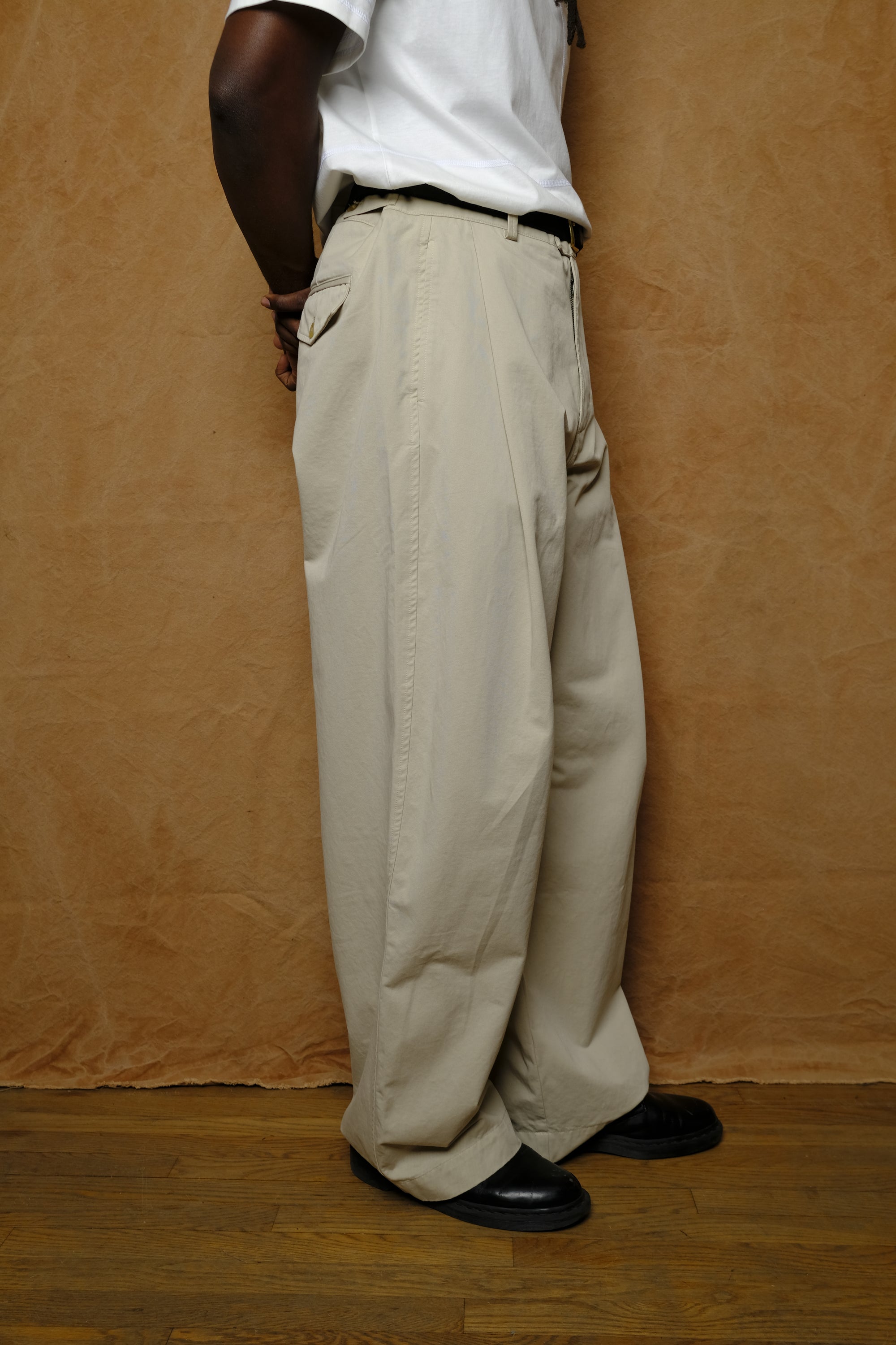 allen chino in pale khaki
