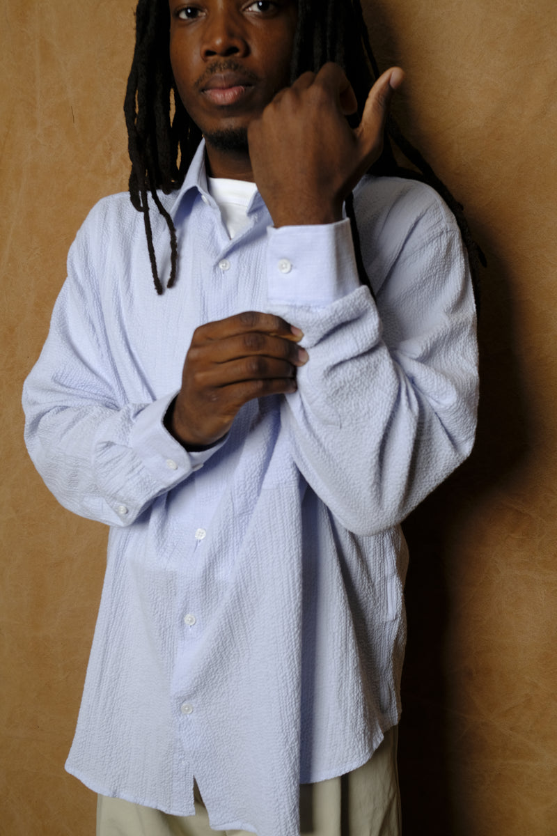 oversized seersucker shirt in light blue