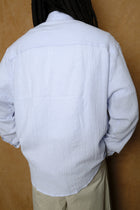 oversized seersucker shirt in light blue