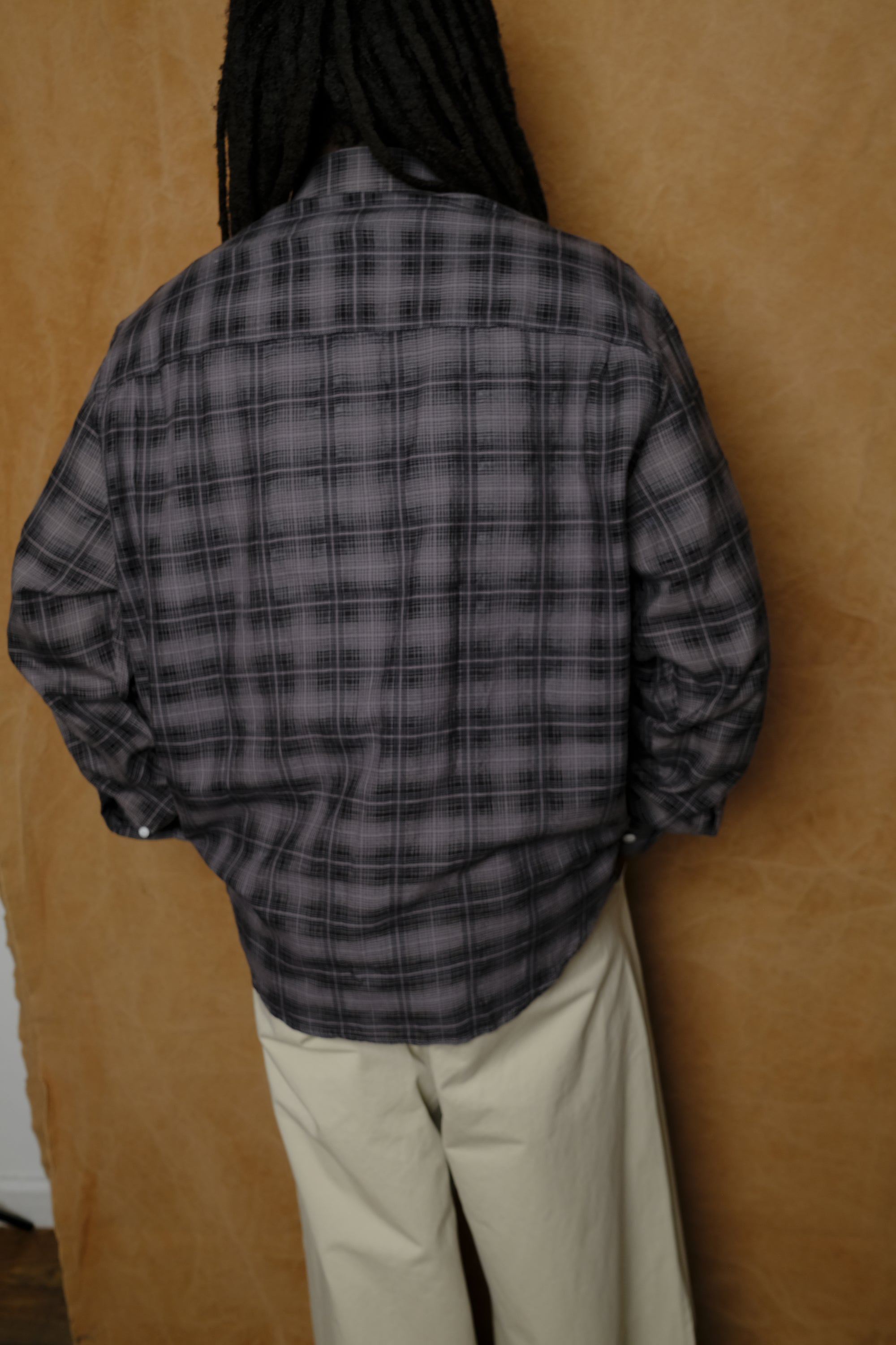 oversized shirt in merino plaid black