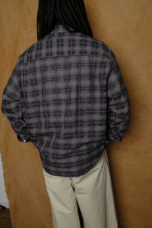 oversized shirt in merino plaid black