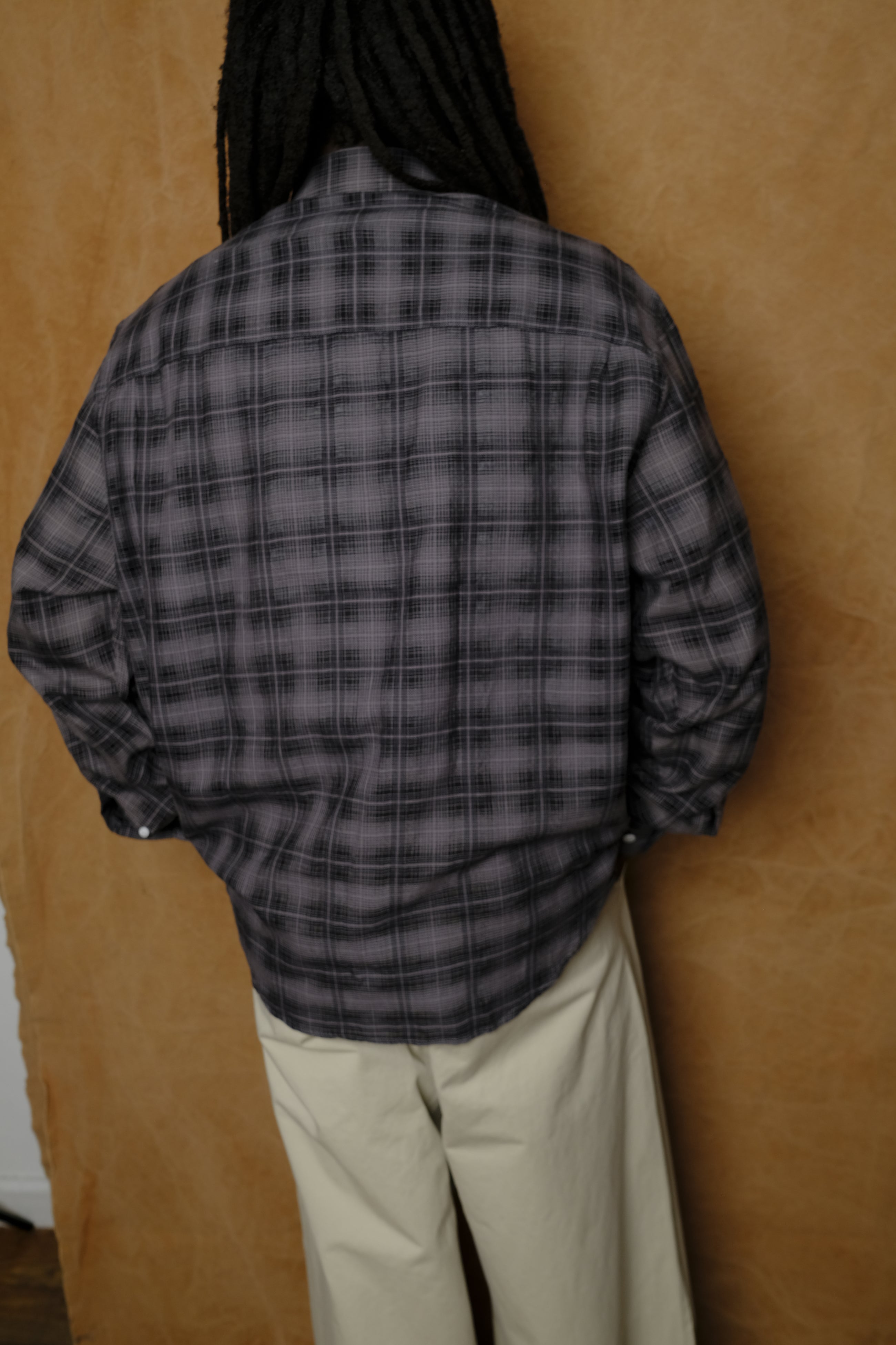 oversized shirt in merino plaid black