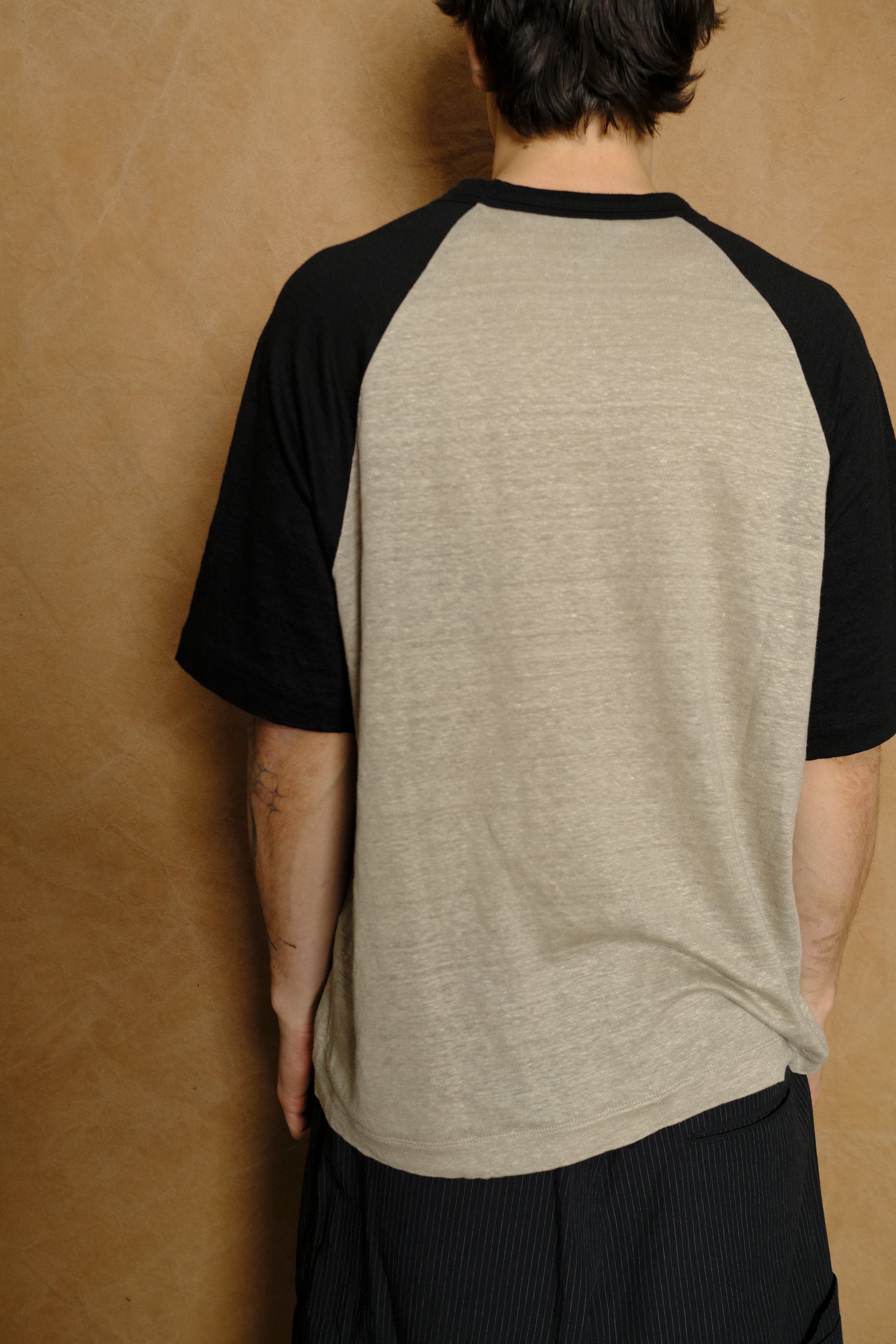linen raglan sleeve shirt in black