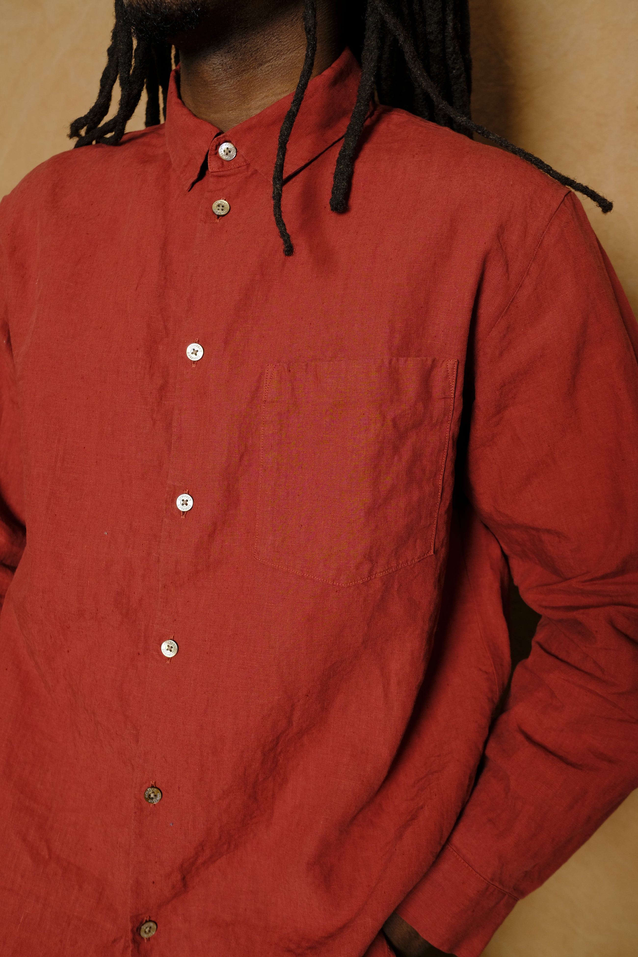 high count linen regular collar shirt in dark red