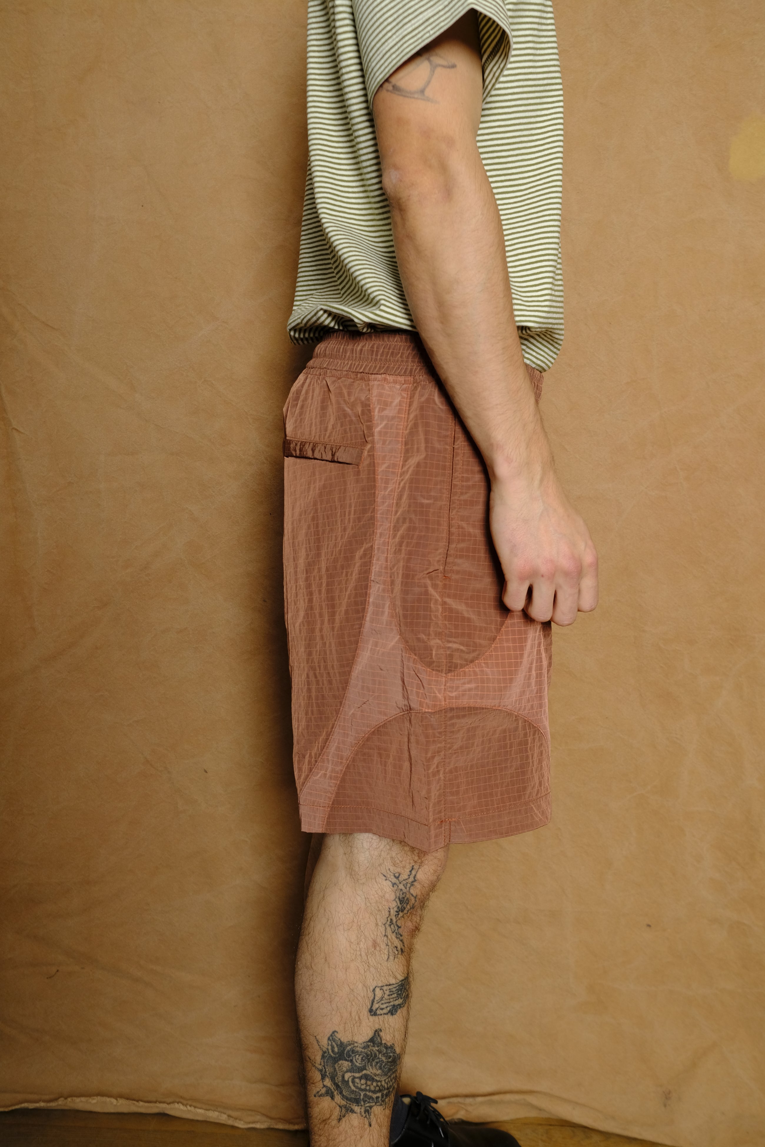 equis short in pomegranate/ruby