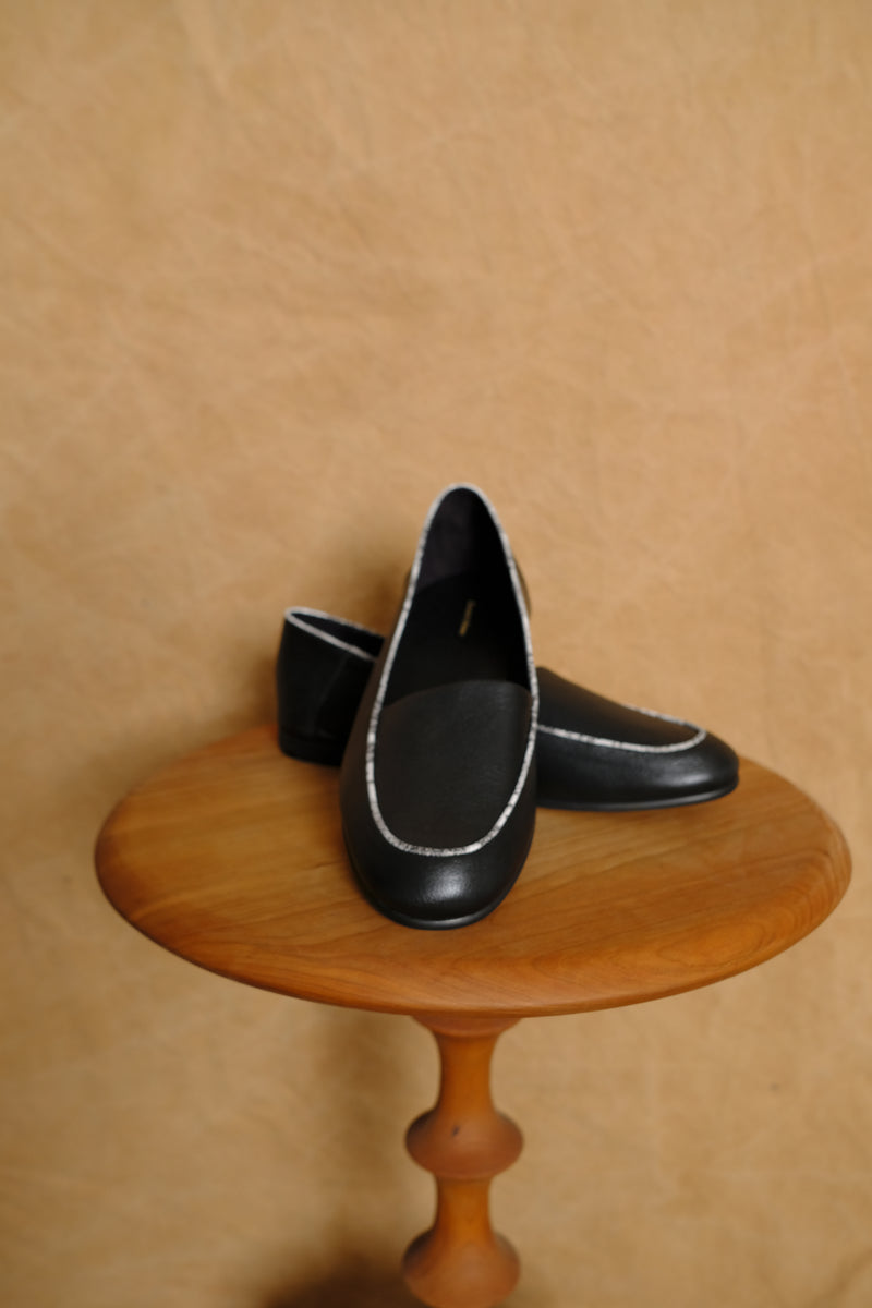 oval moca in black/python