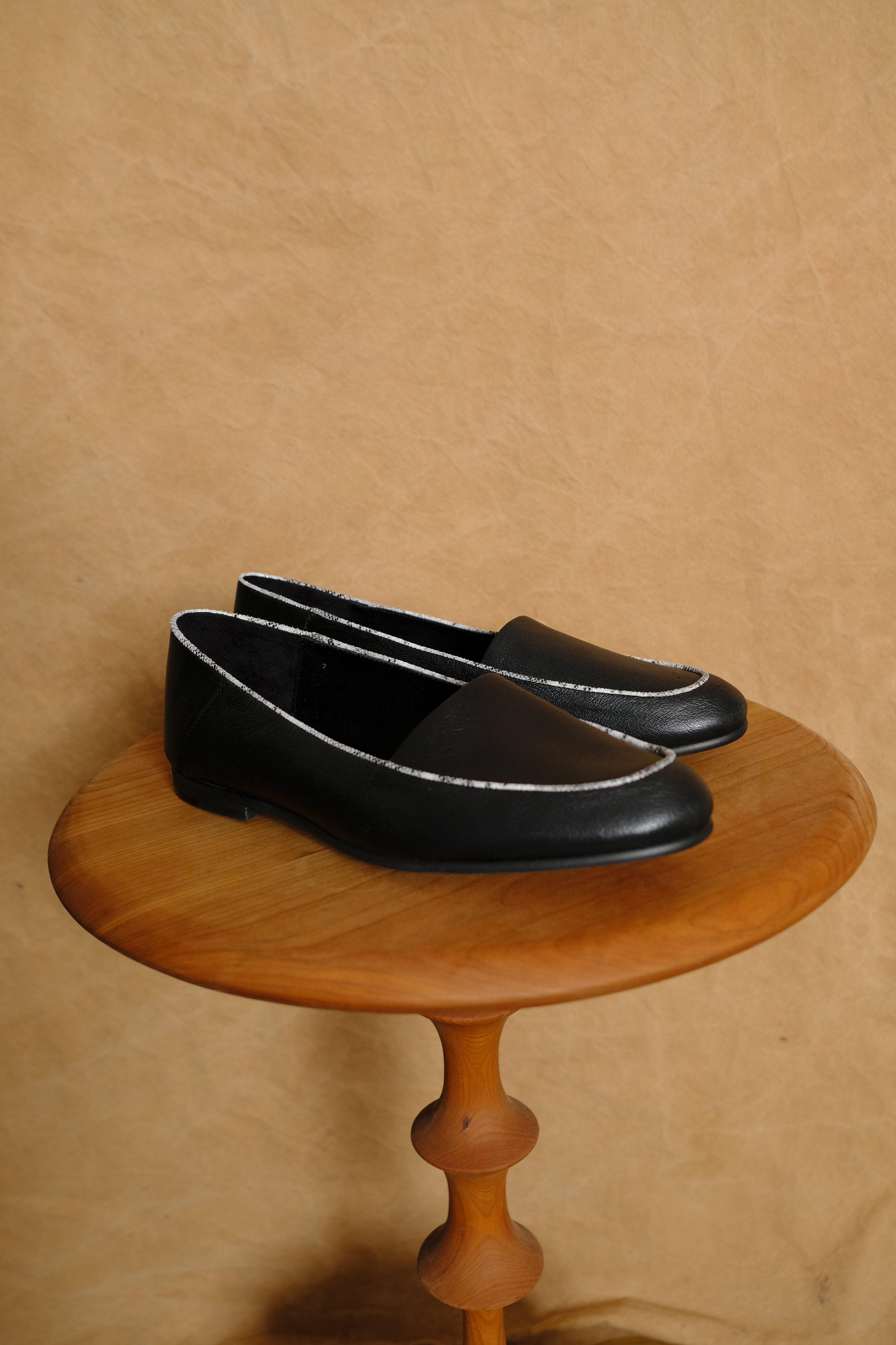 oval moca in black/python