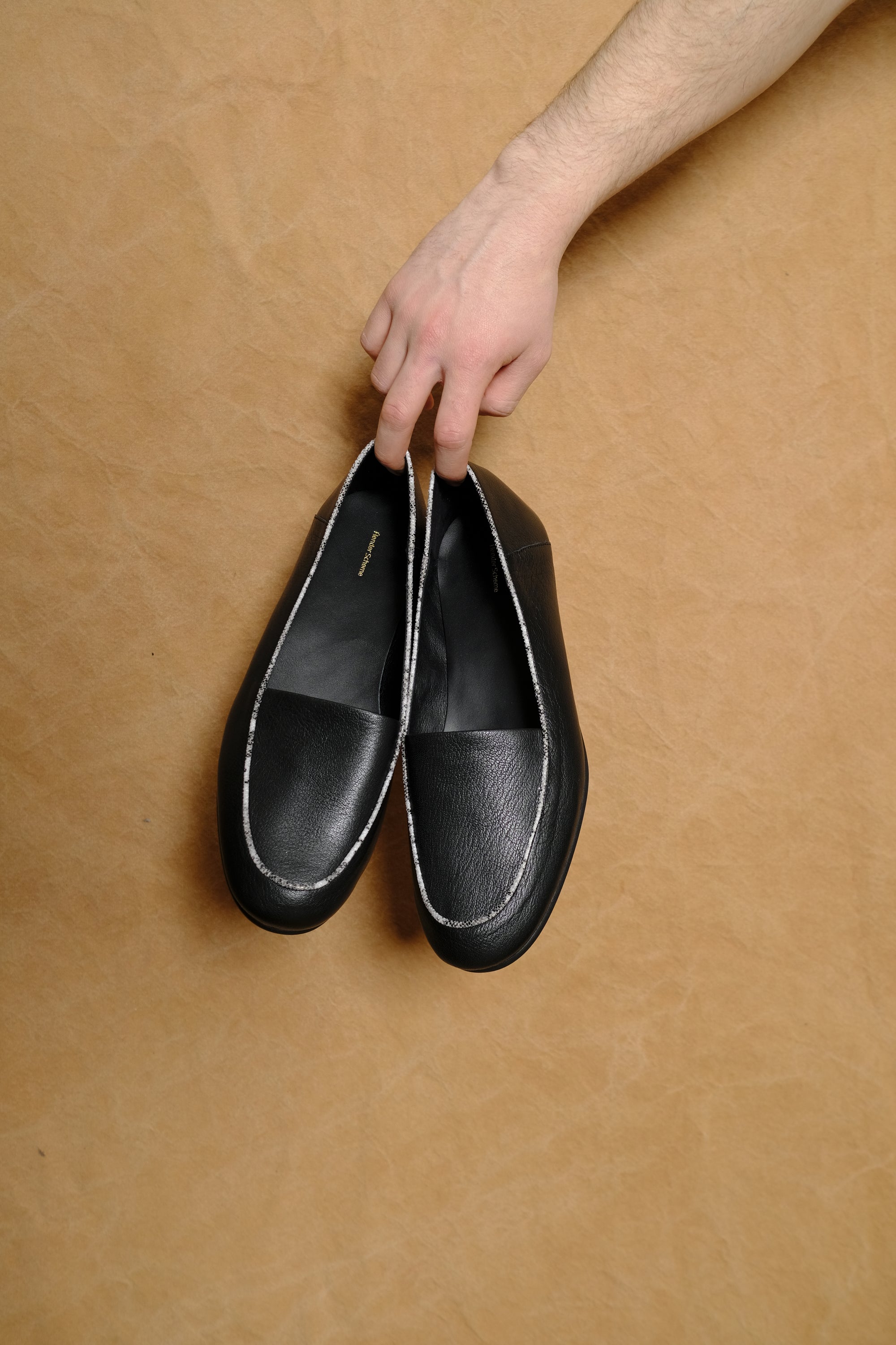 oval moca in black/python