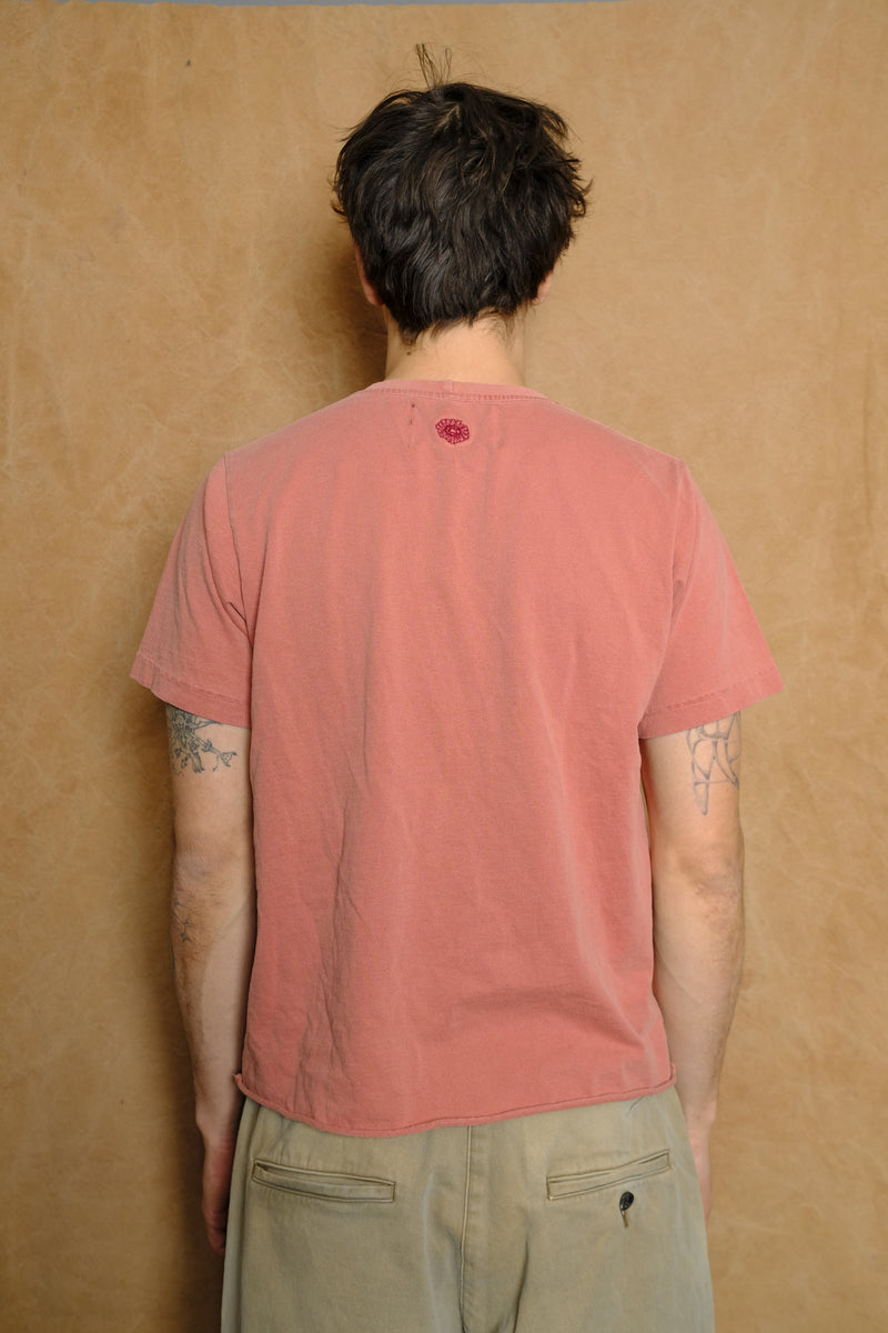 on the farm raw hem tee in tomato garden