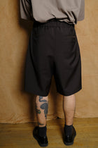 salt shrink cupro half pants in black