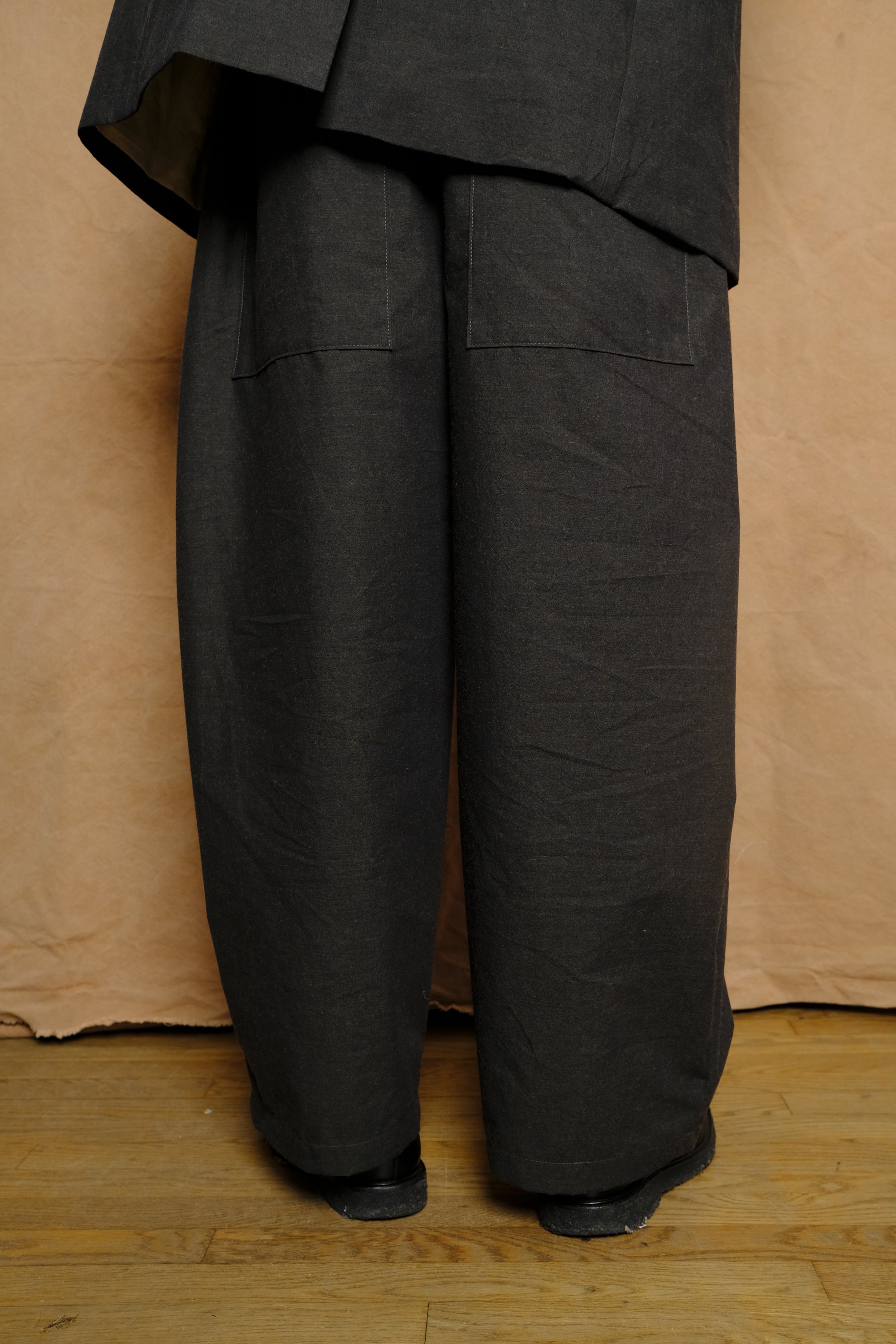 studio pant in dark green cotton wool buff cloth