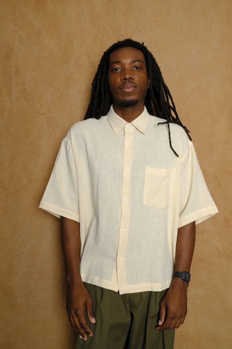 cropped short sleeve garson shirt in tropical natural