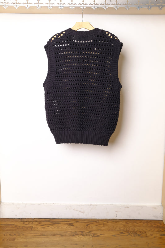 hatchi vest in black