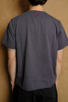on the farm raw hem tee in washed black