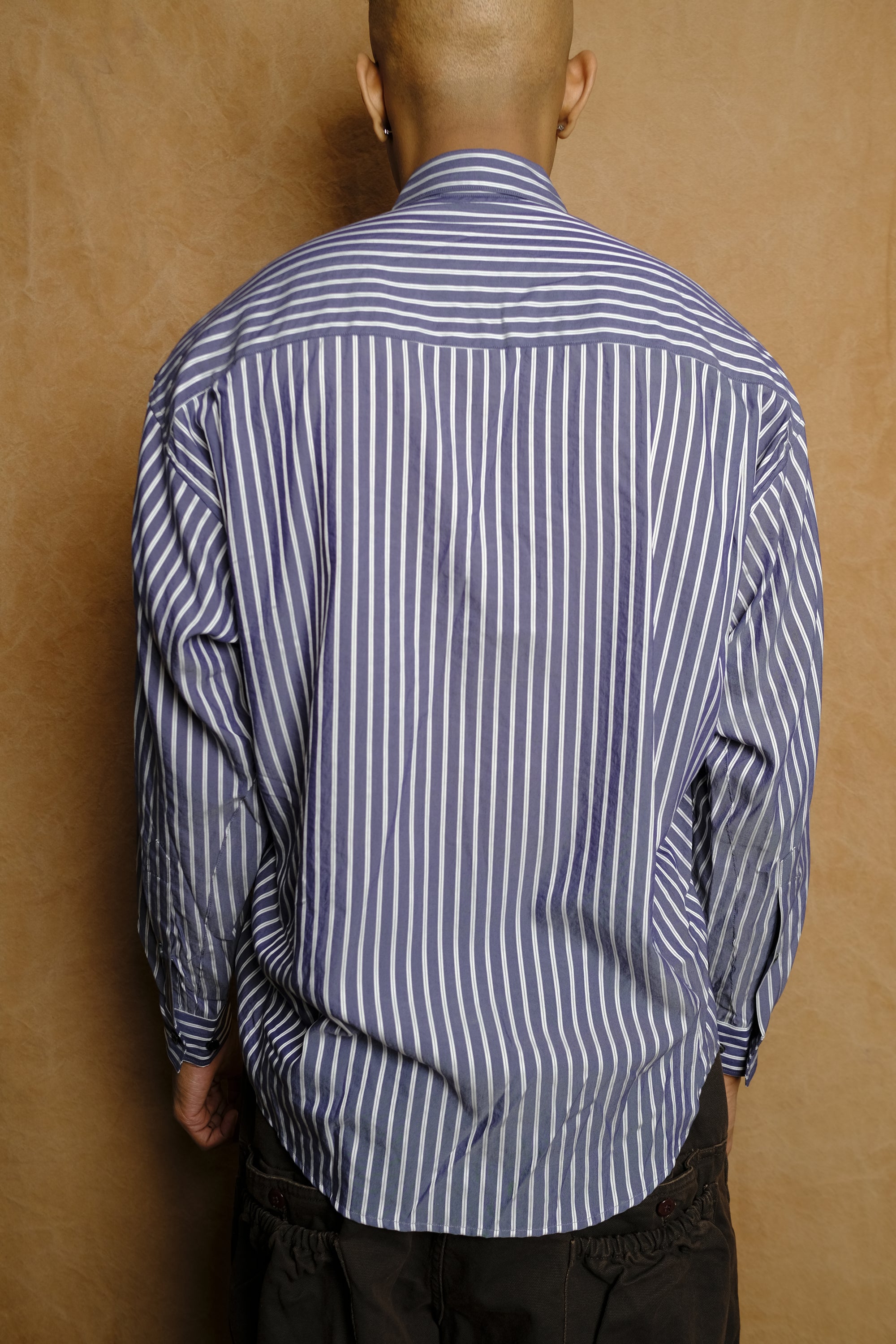 wrist patch slouch shirt in navy stripe