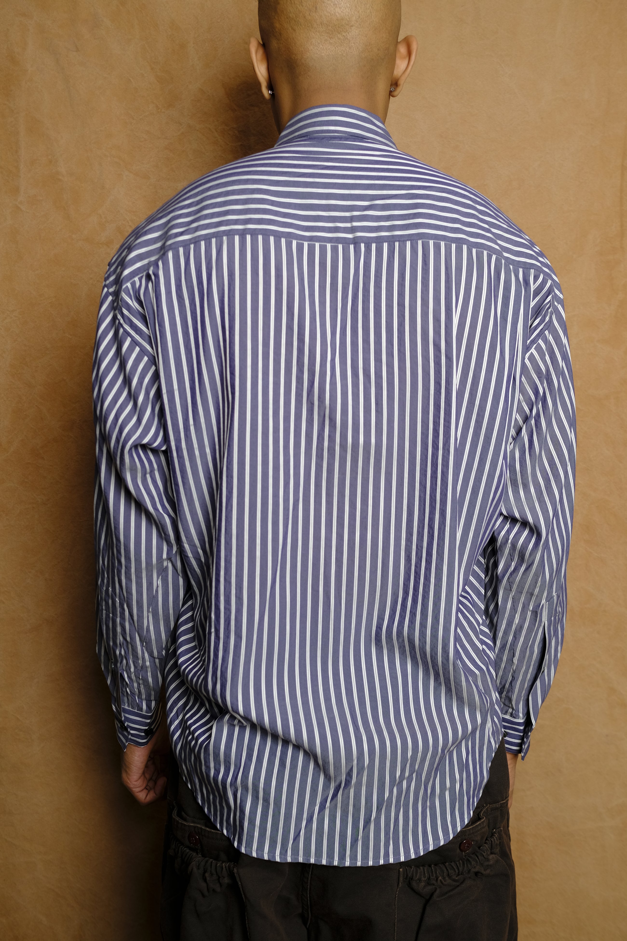 wrist patch slouch shirt in navy stripe