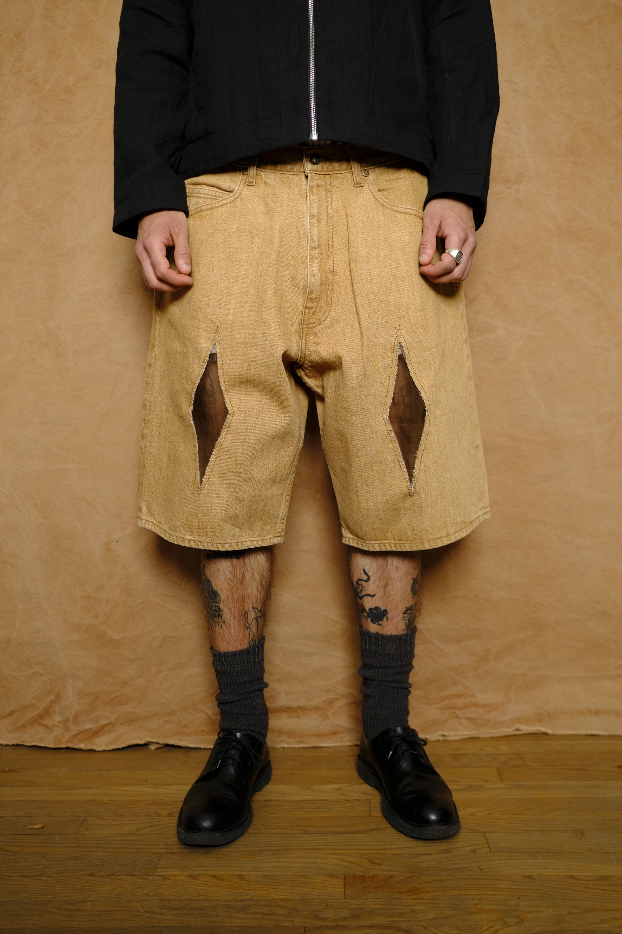 baggy jean cut short in diamond cutout quicksand selvedge denim
