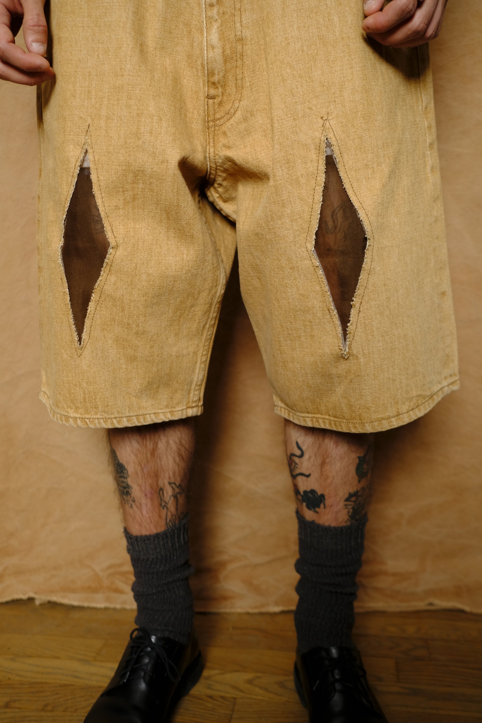 baggy jean cut short in diamond cutout quicksand selvedge denim