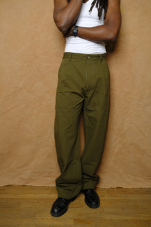 curve trouser in olive