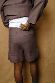 pipe shorts in mushroom linen oxford