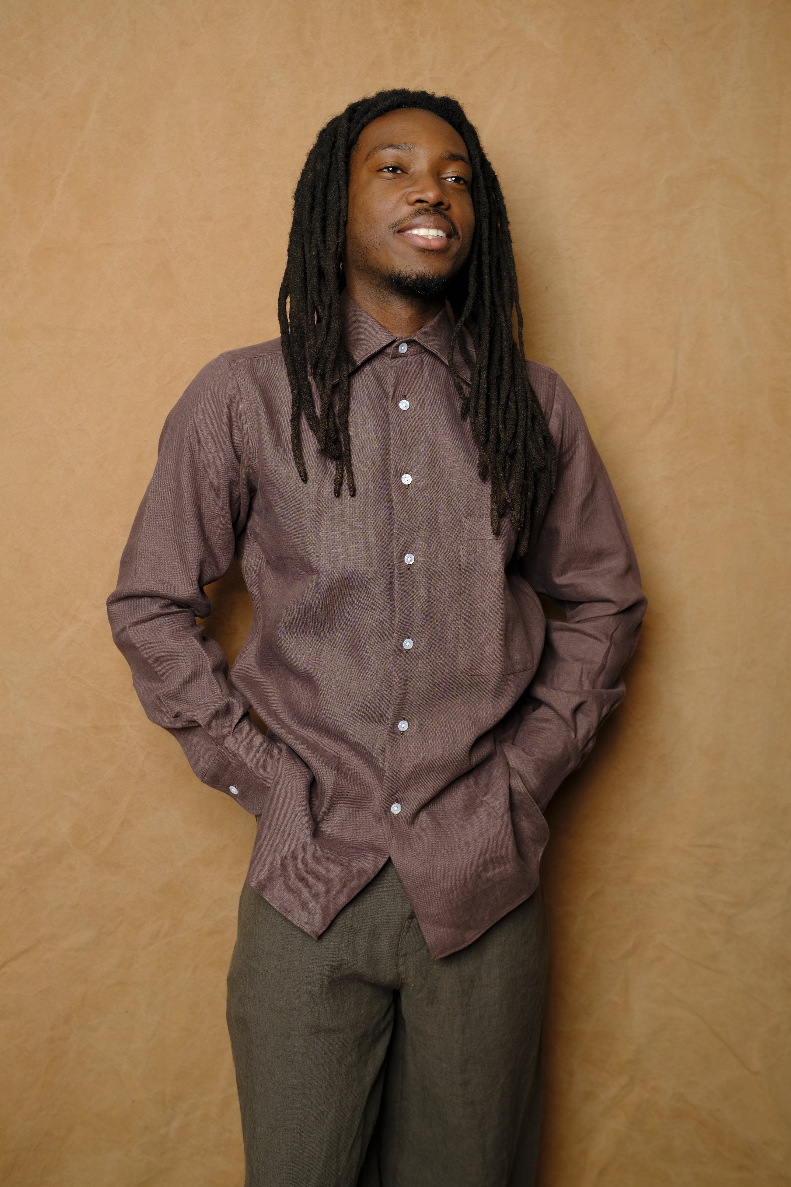 ls shirt in mushroom linen oxford