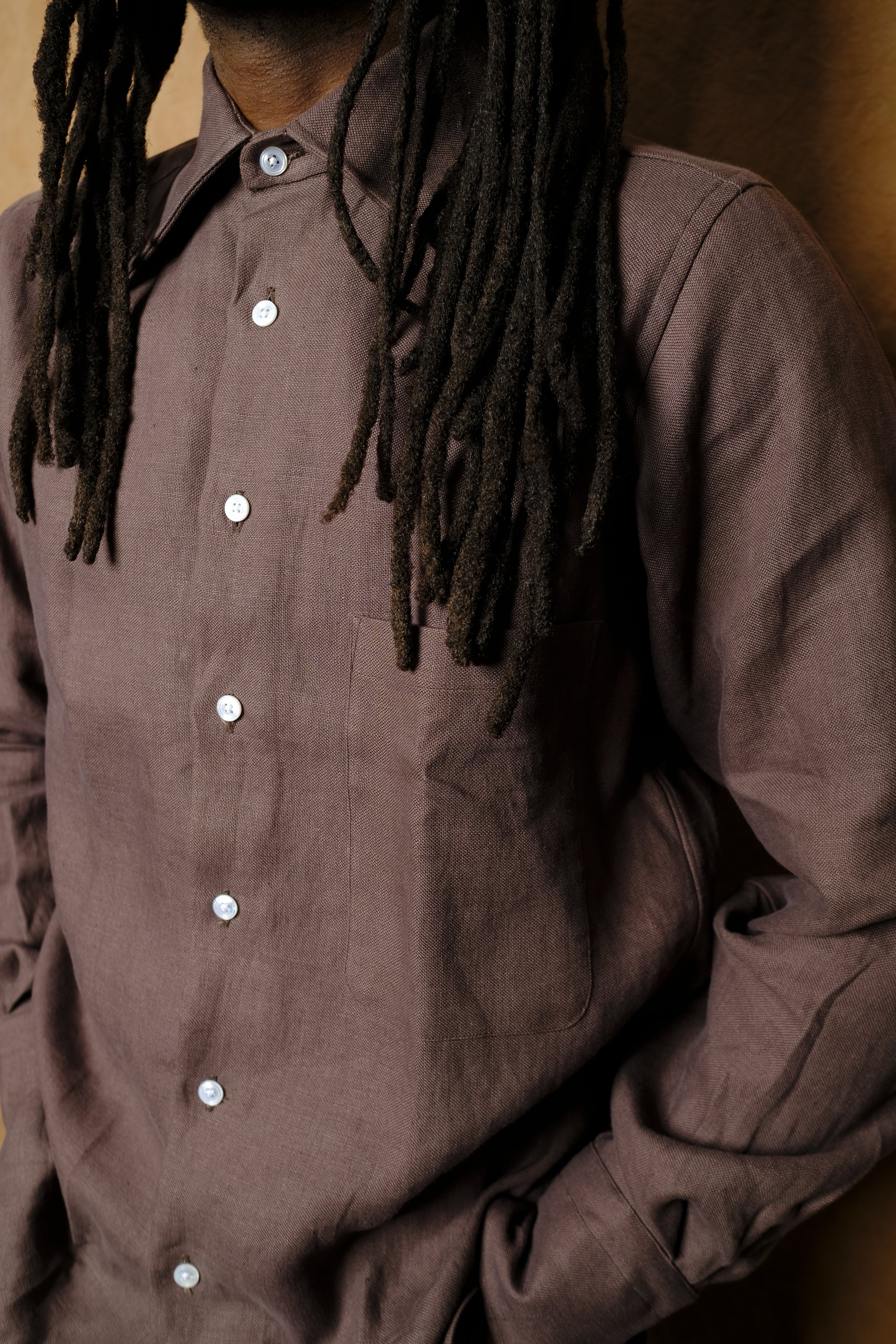 ls shirt in mushroom linen oxford