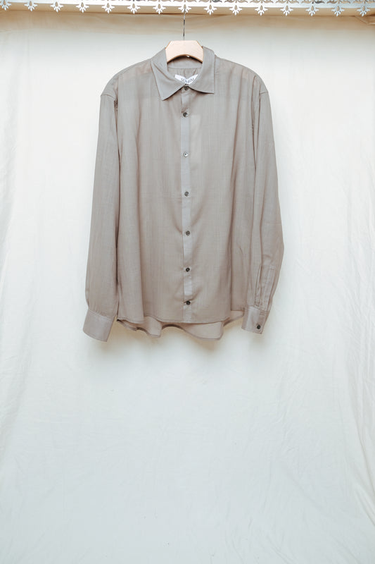 the beck shirt in taupe