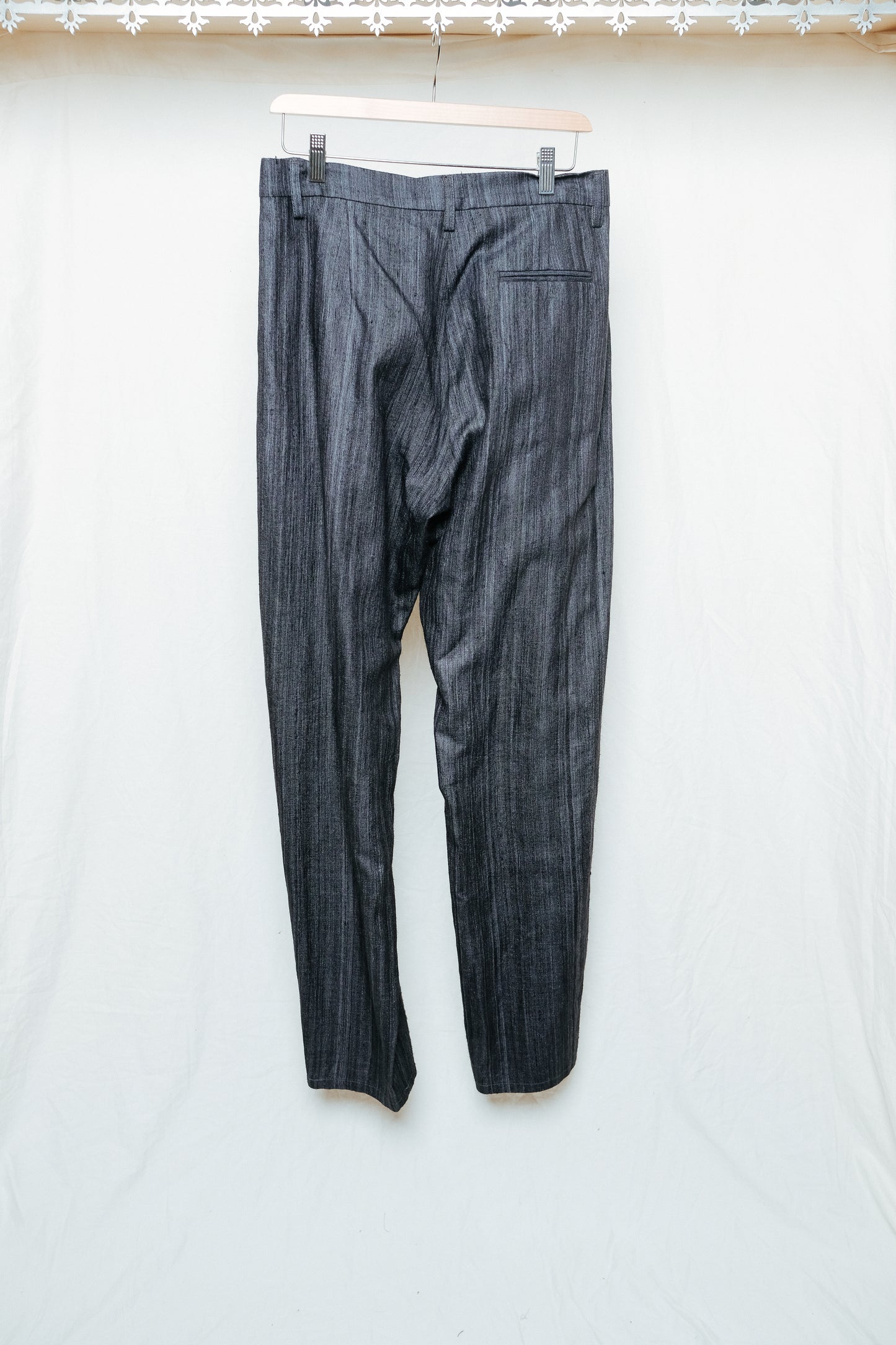 the curve trouser in raw silk