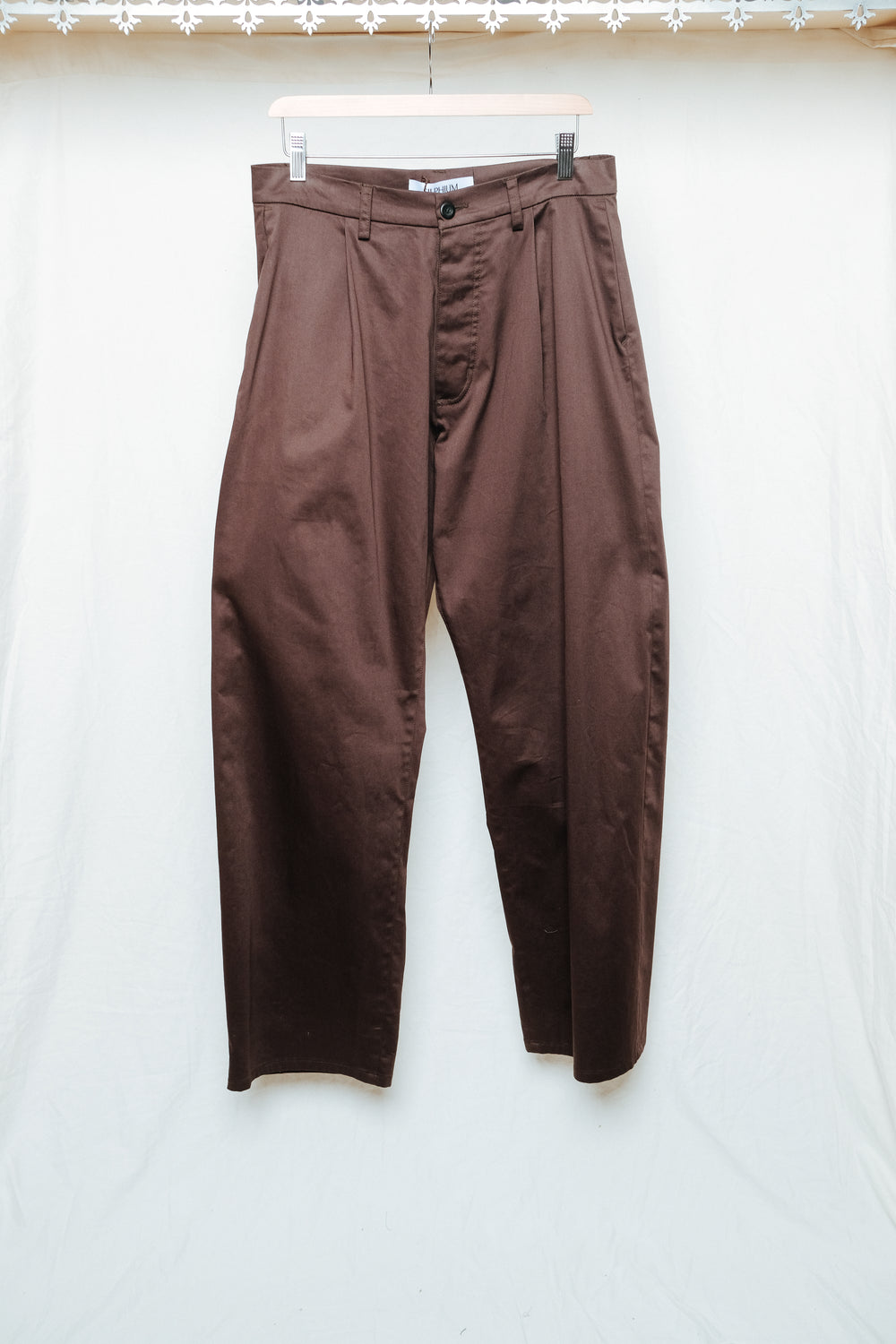 the curve trouser in cotton sateen