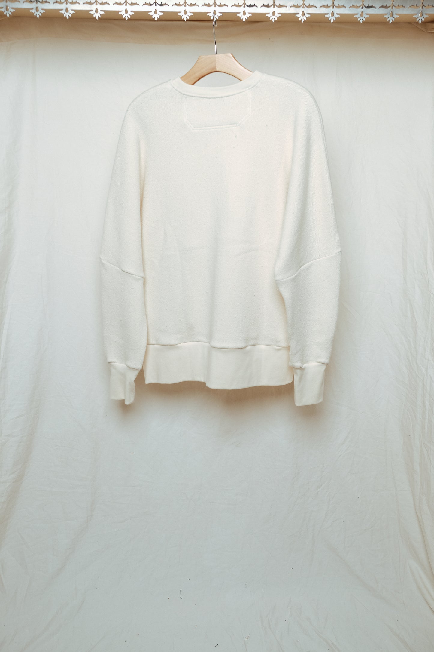 1 pocket ls knit pullover undyed