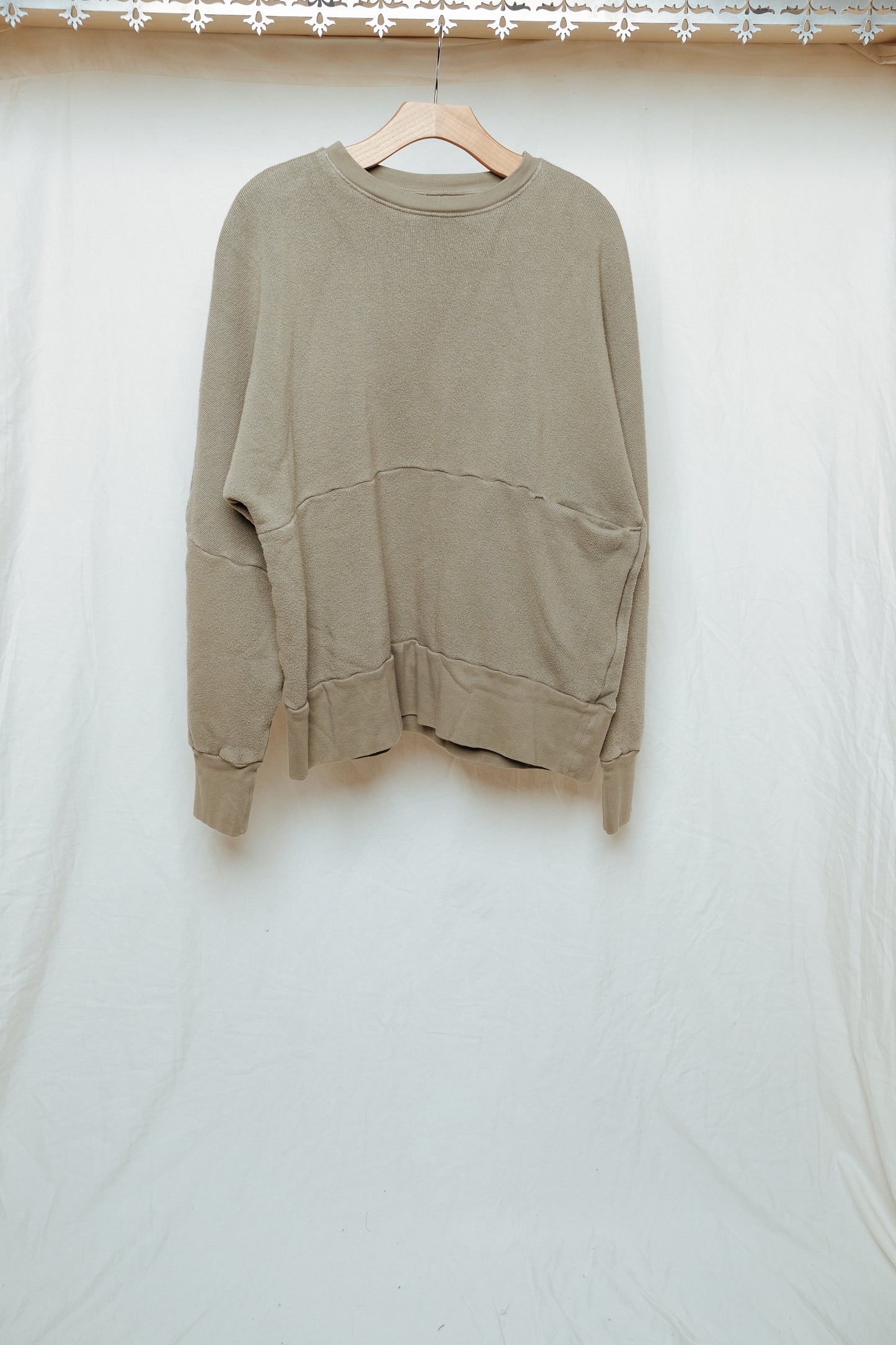 1 pocket ls knit pullover in pomegranate green