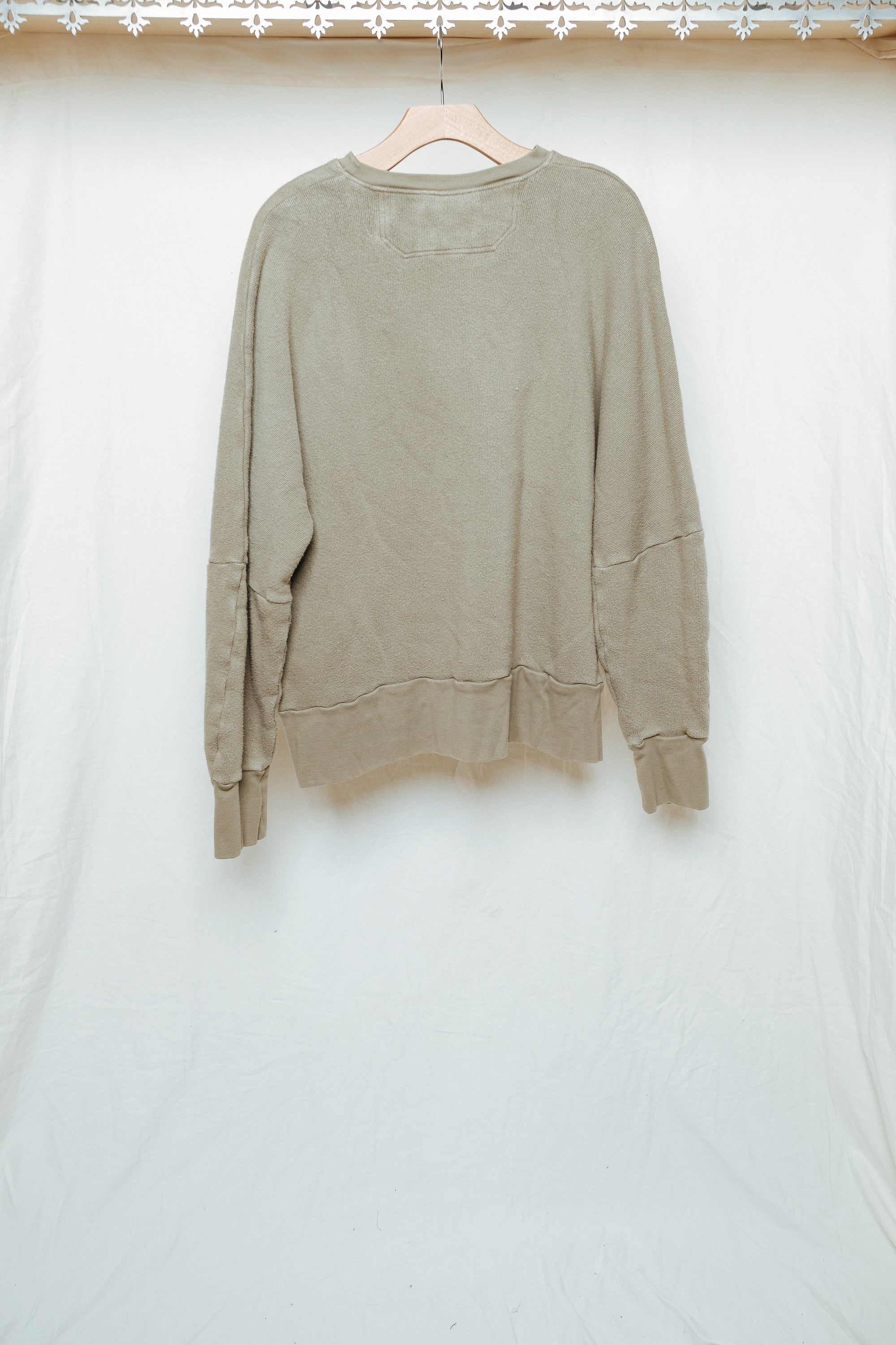 1 pocket ls knit pullover in pomegranate green