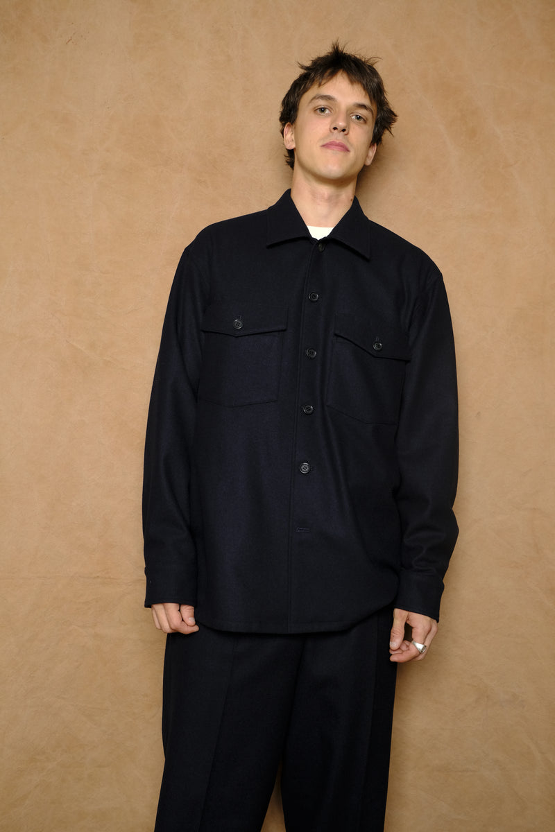fatigue shirt in navy powder melton