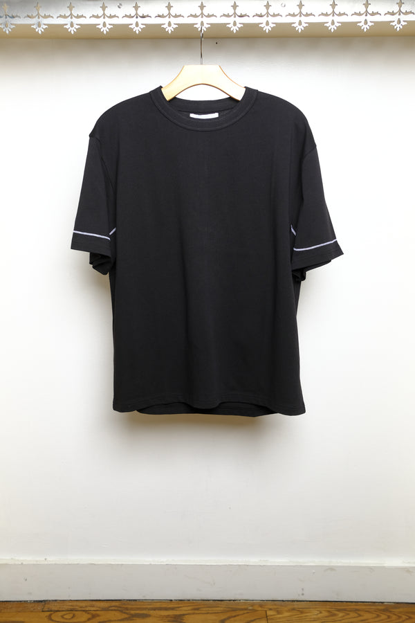 lock tee in black