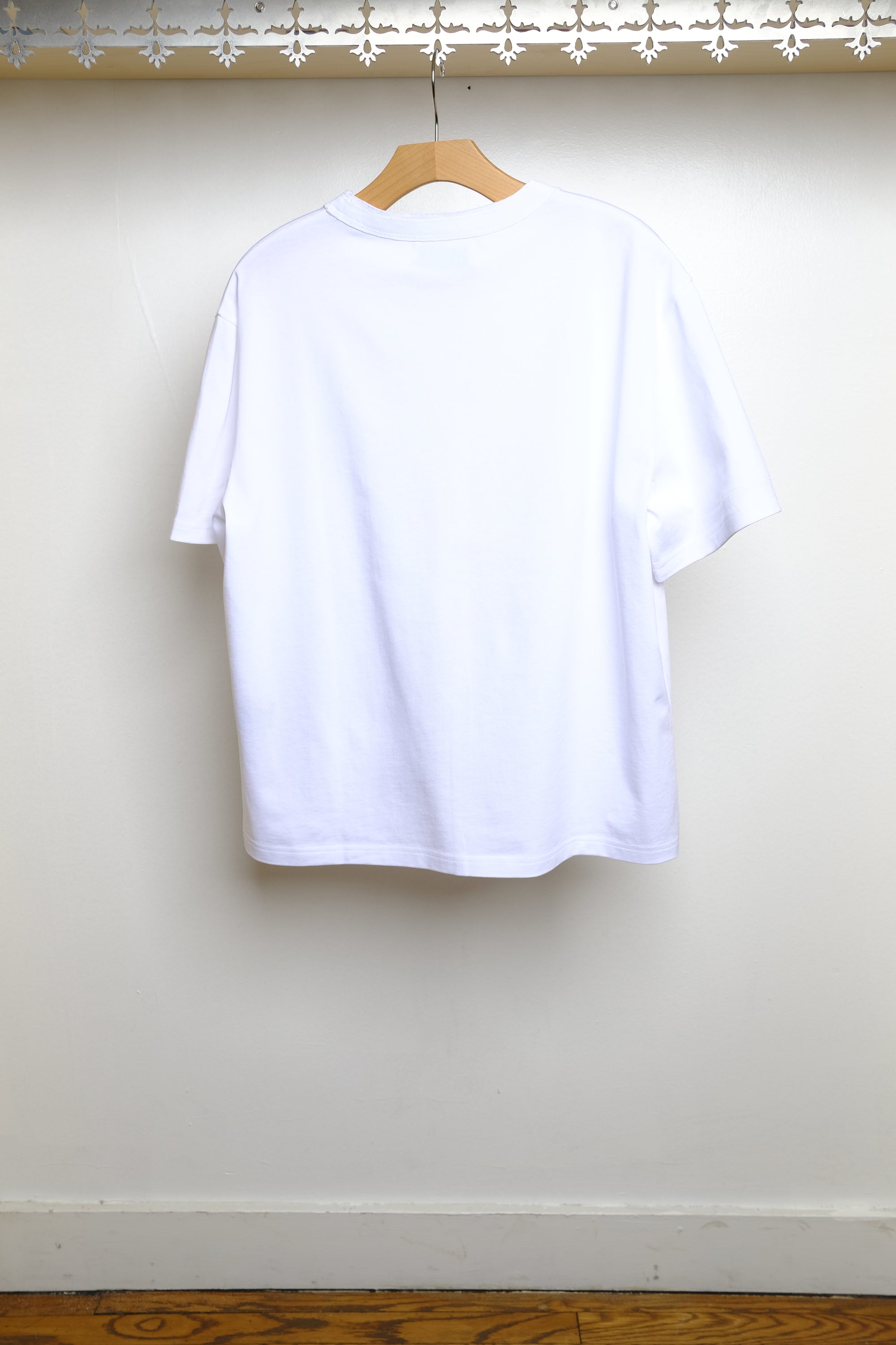 lock tee in white